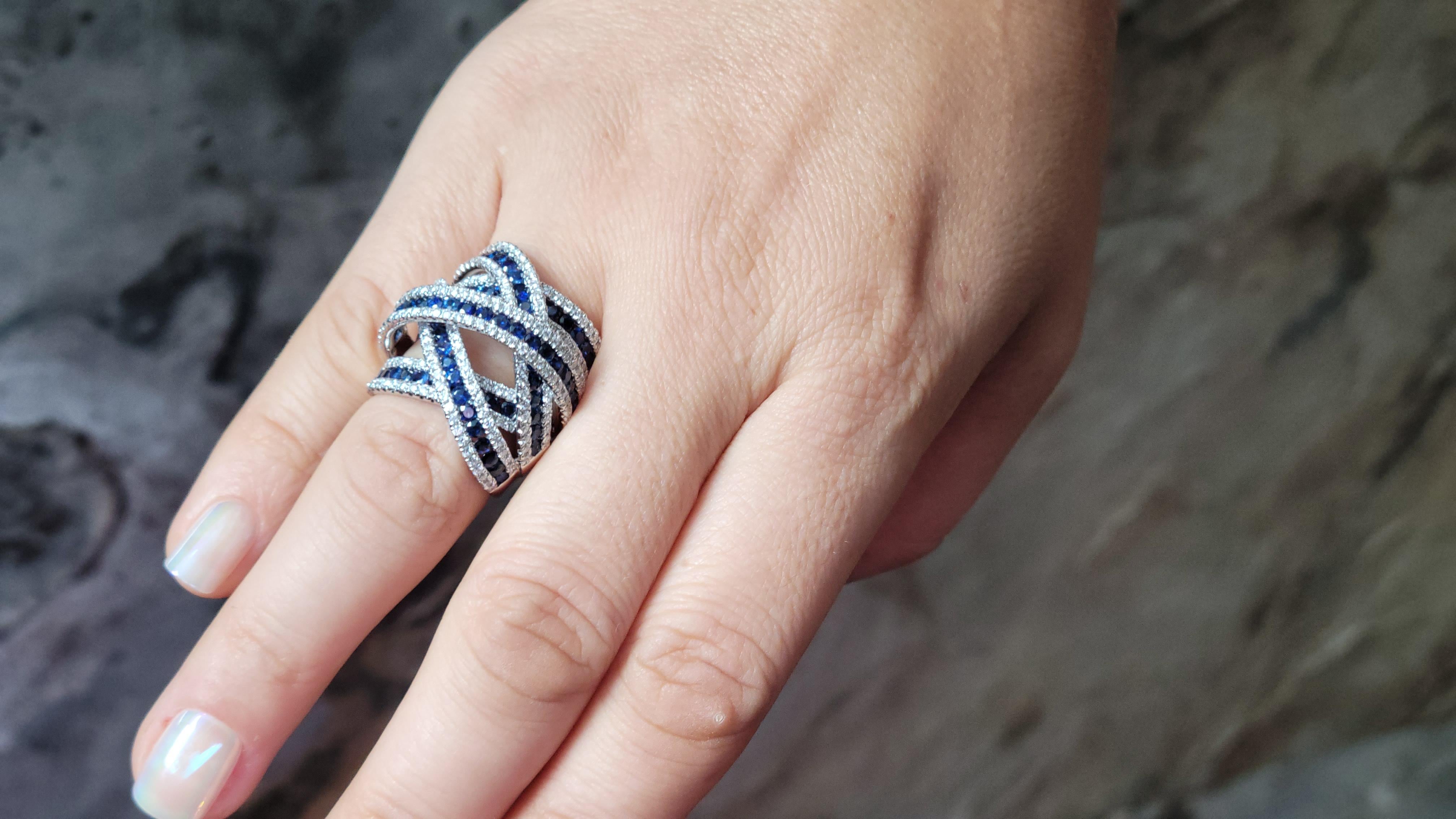 Anello Cocktail in oro bianco 18 carati con diamanti e zaffiri d'ispirazione, de GRISOGONO in vendita 1