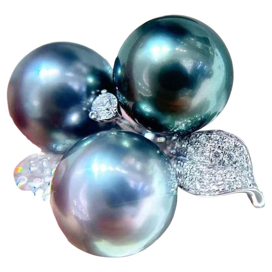 18K White Gold Cocktail Ring with Tahitian Pearls 
Diamonds For Sale