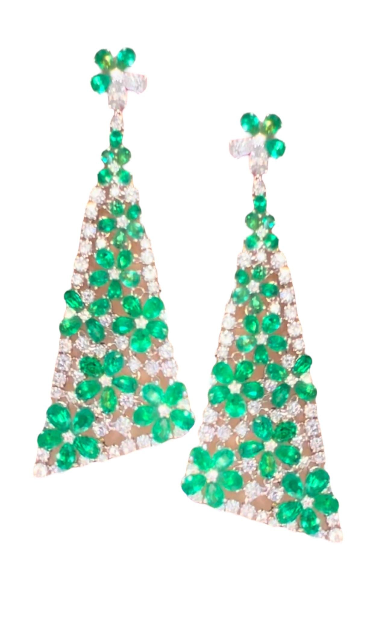 Taglio a goccia Orecchini a goccia floreali in oro bianco 18 carati con smeraldo colombiano e diamanti 22,00 carati in vendita