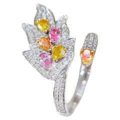 Anello da cocktail con diamante colorato in oro bianco 18 carati a forma di piuma