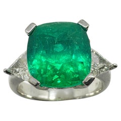 18k White Gold Columbian Cushion Natural Emerald and Trillion Cut Diamond Ring