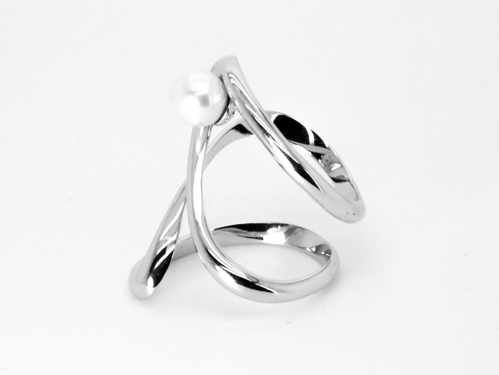 Modern 18K White Gold Cosmic Design White Pearl Gemini Beatrice Barzaghi Cocktail Ring For Sale