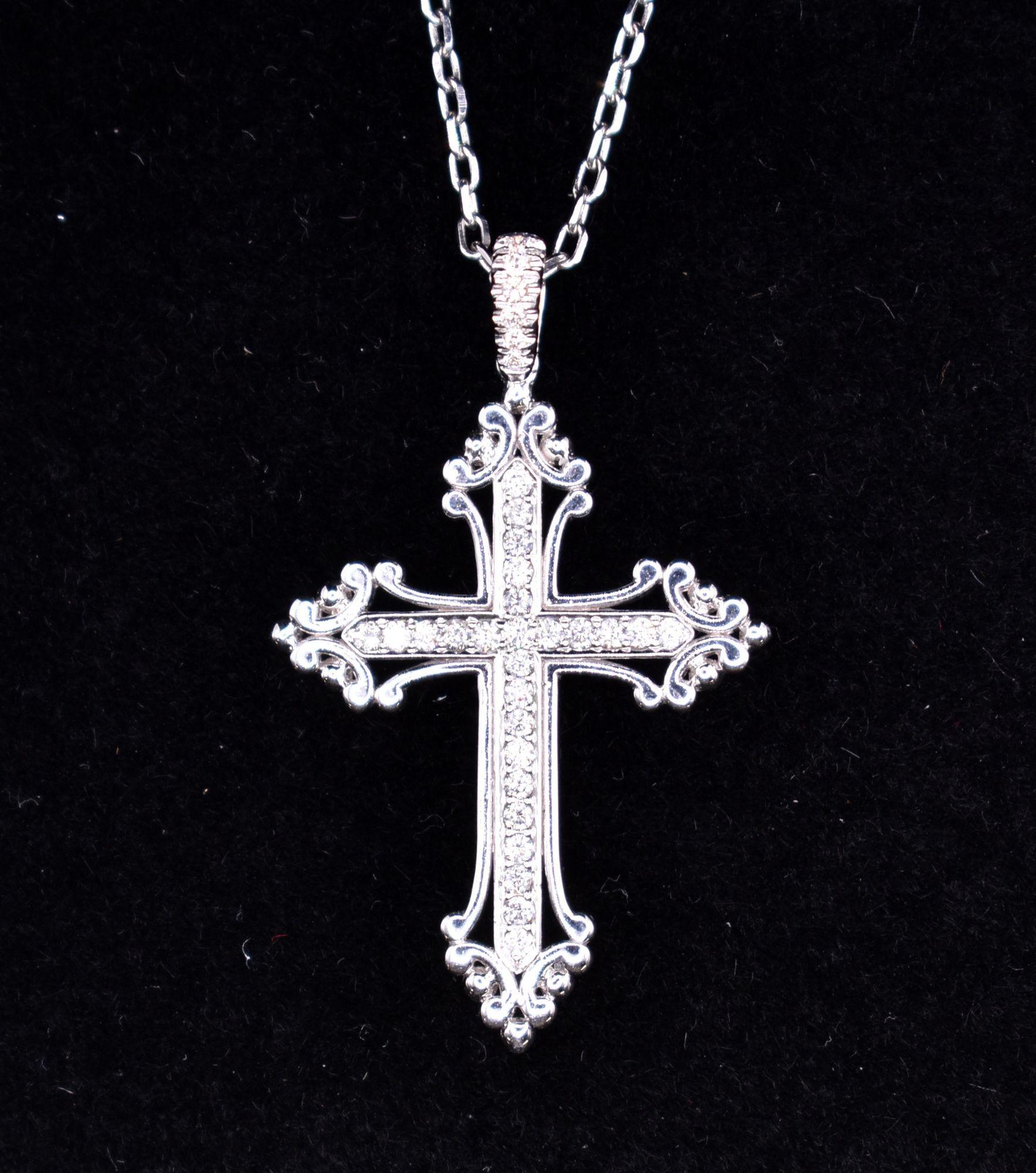 Contemporary 18k White Gold Cross & Chain For Sale