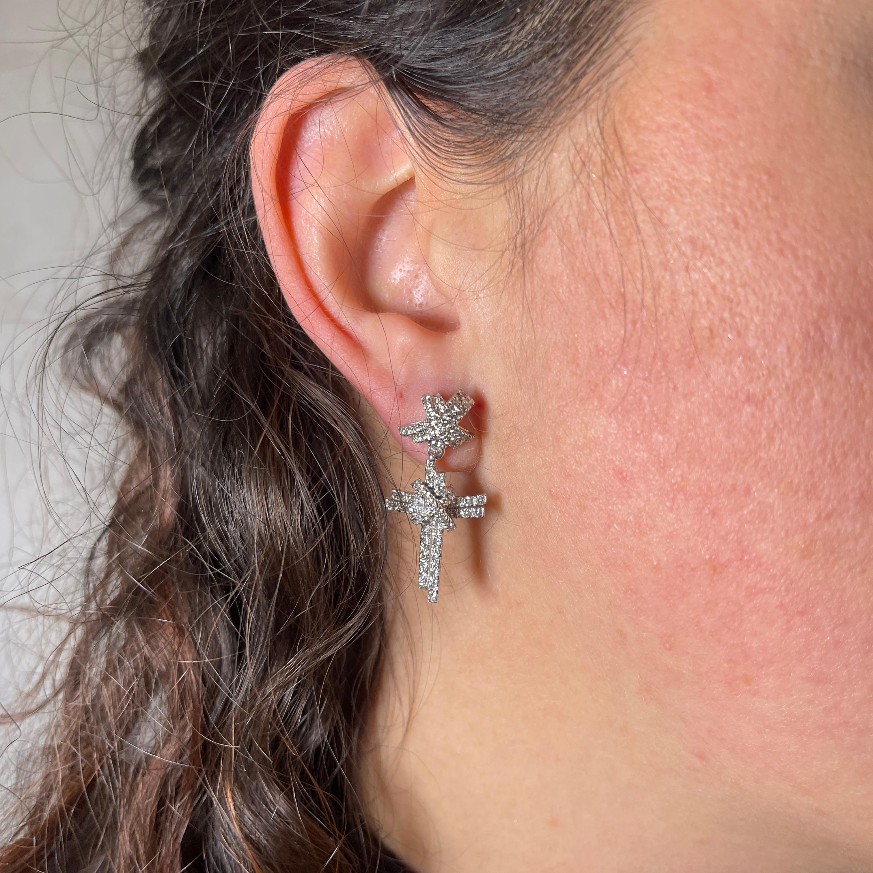 18K White Gold Cross Drop Earrings with Diamonds In New Condition For Sale In Bergamo, BG