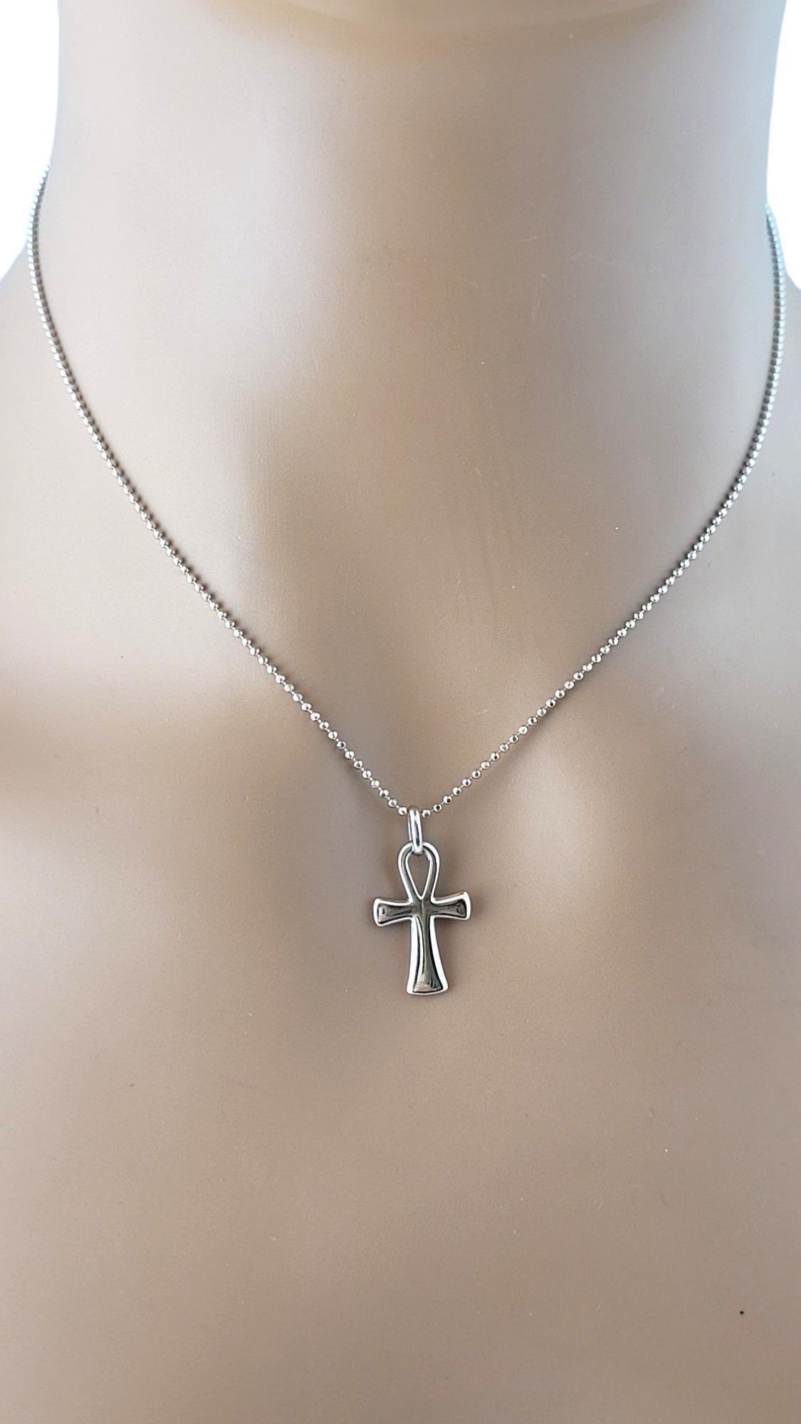 18K White Gold Cross Pendant Necklace #16445 For Sale 2
