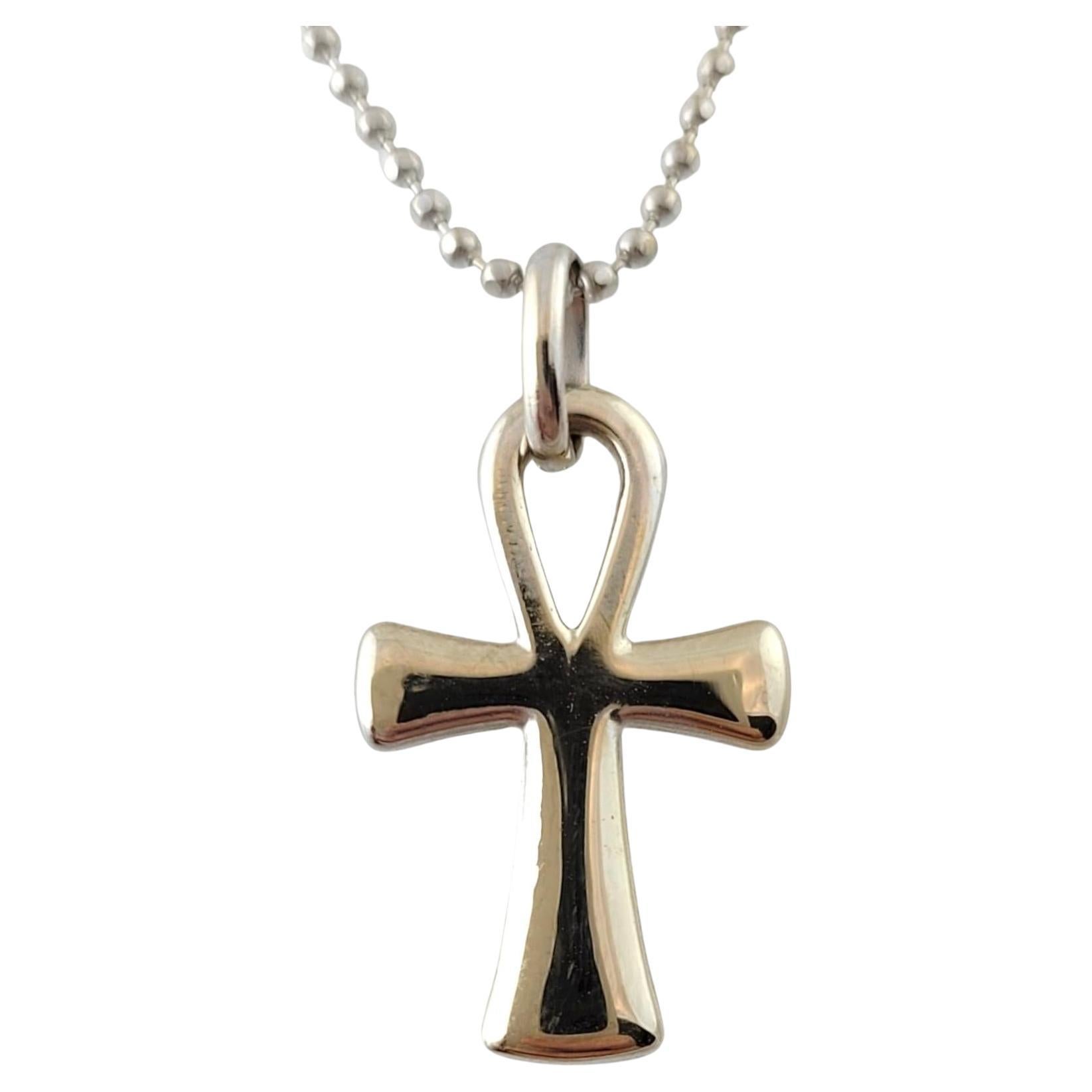 18K White Gold Cross Pendant Necklace #16445 For Sale