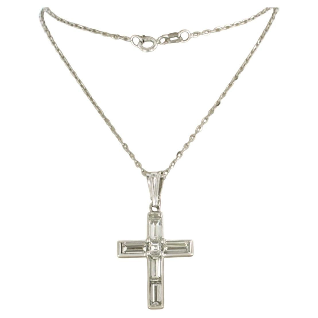 Collier pendentif croix en or blanc 18k avec diamants baguette de 1,73ct