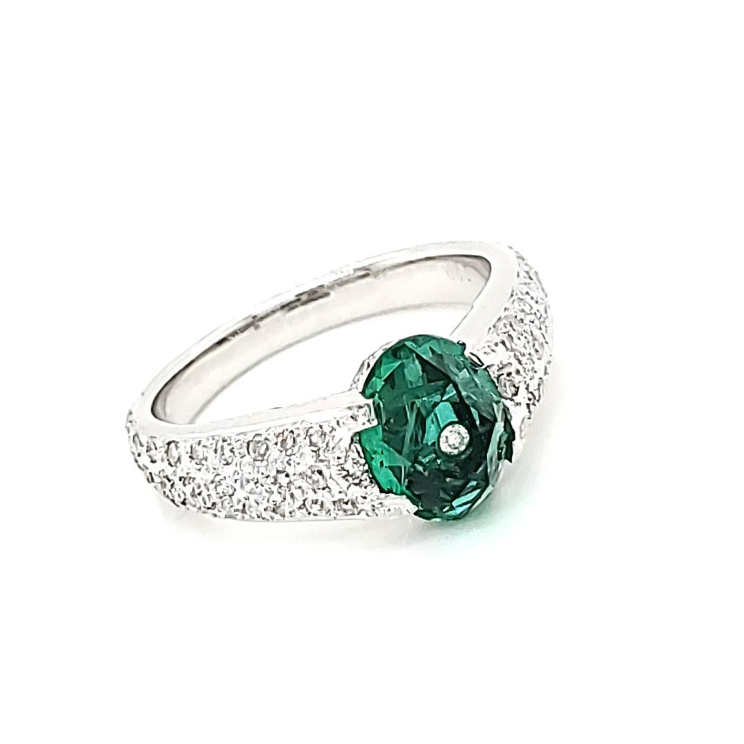 18k White Gold Cts 1.45 Oval Emerald and Diamond Engagement Ring For Sale 2