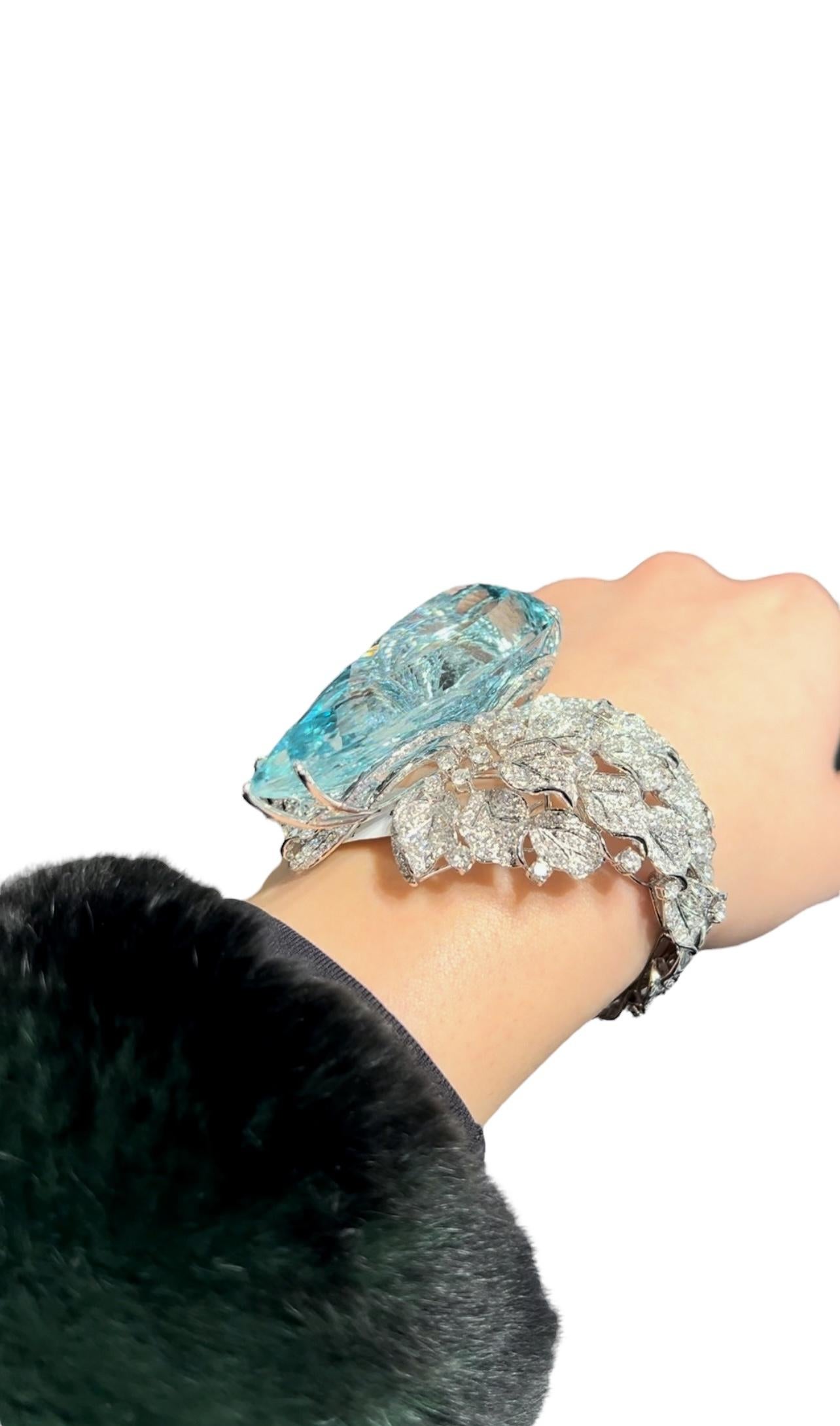 Bracciale in oro bianco 18 carati con acquamarina da 156,15 carati e diamanti da 16,50 carati - One-of-a-Kin in vendita 2