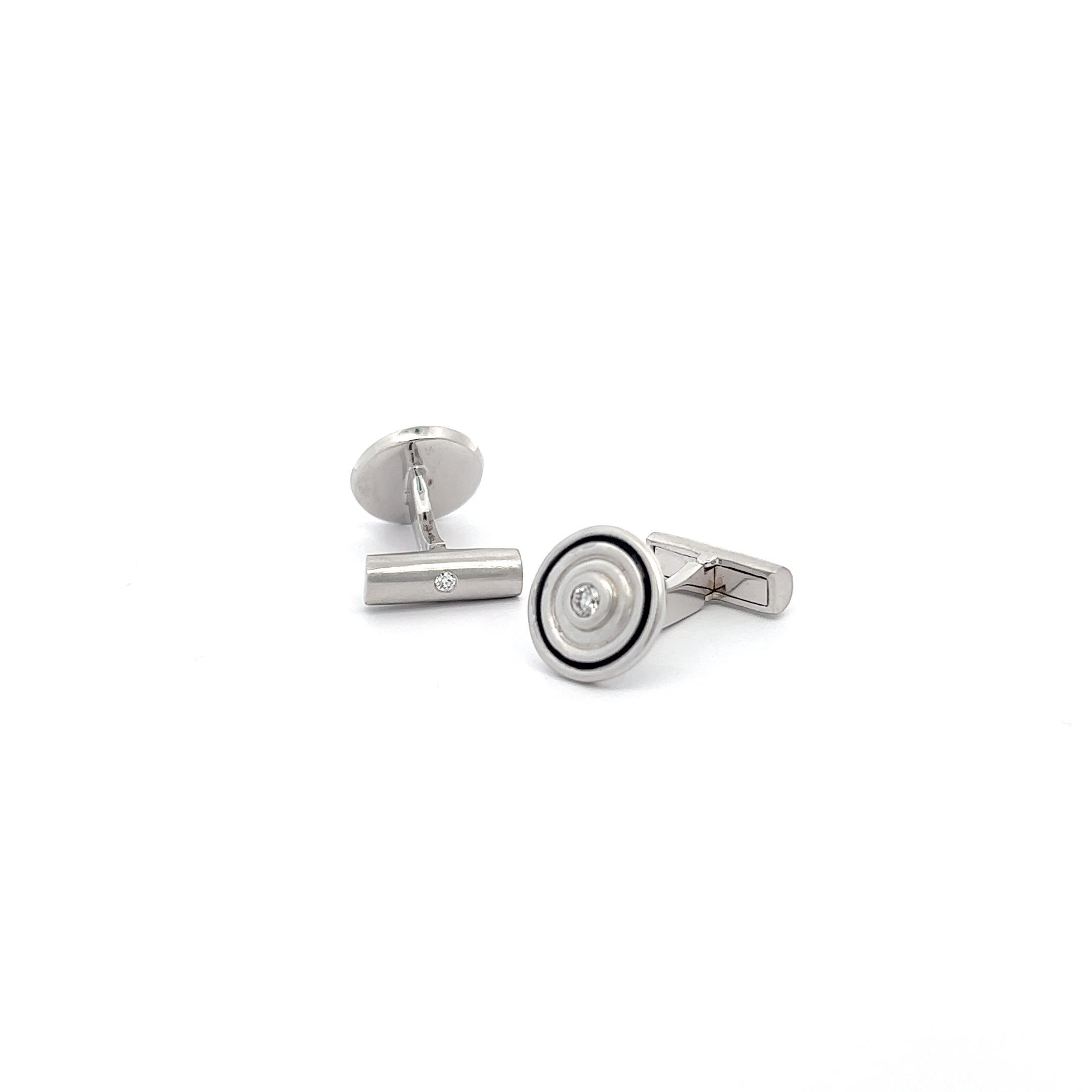 18k White Gold Cufflinks With 0.22tct Of Diamonds In New Condition For Sale In New York, NY