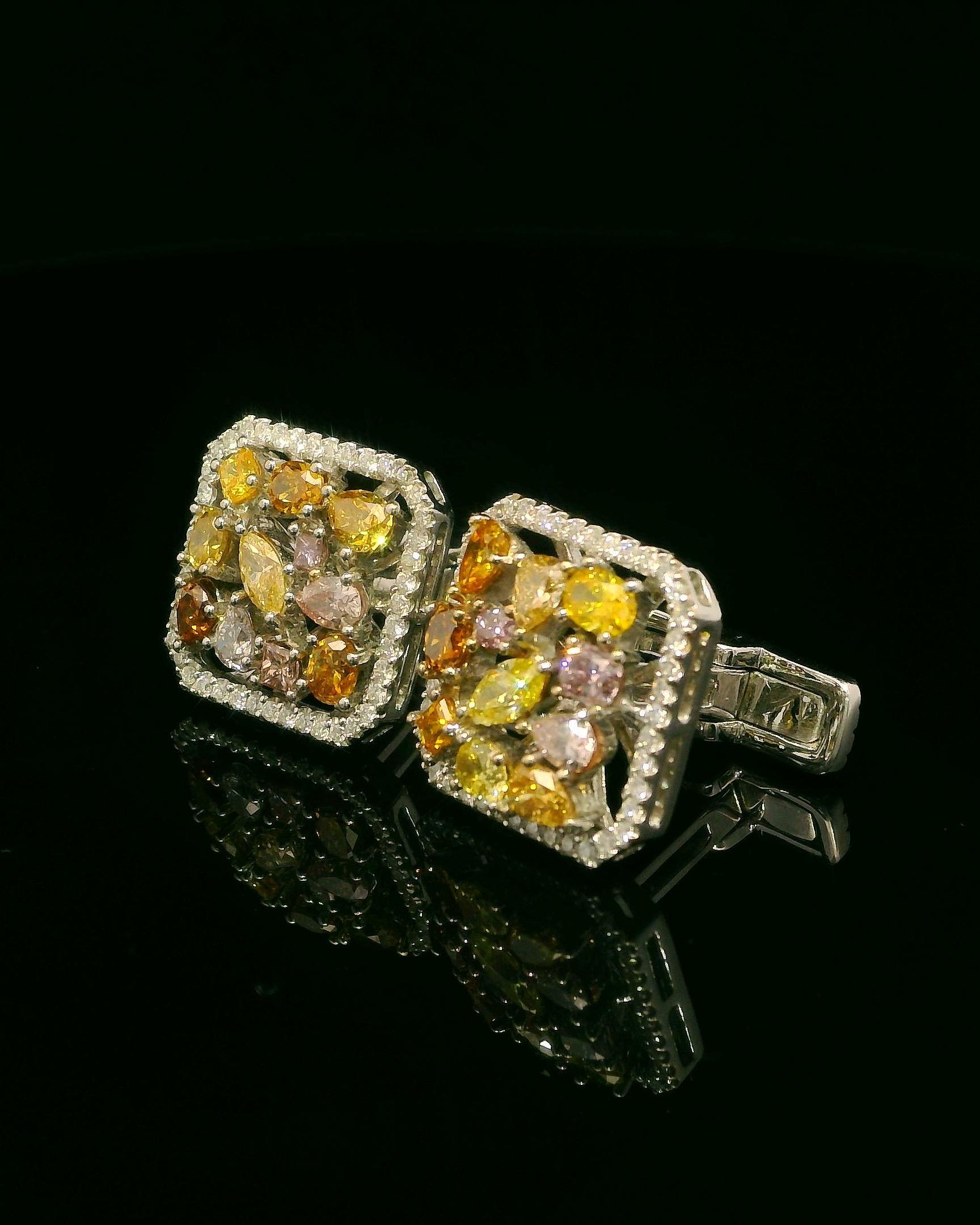 Manschettenknöpfe aus 18 Karat Weißgold mit seltenen Fancy Color-Diamanten und weißem Diamant-Halo im Angebot 4