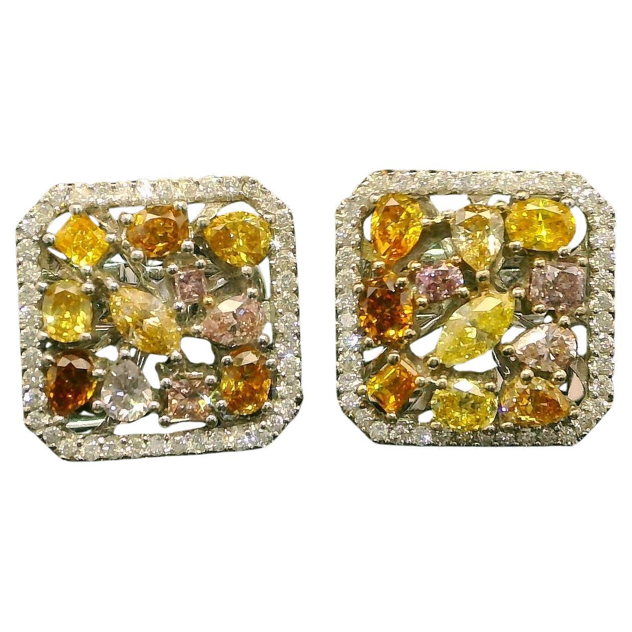 Manschettenknöpfe aus 18 Karat Weißgold mit seltenen Fancy Color-Diamanten und weißem Diamant-Halo im Angebot