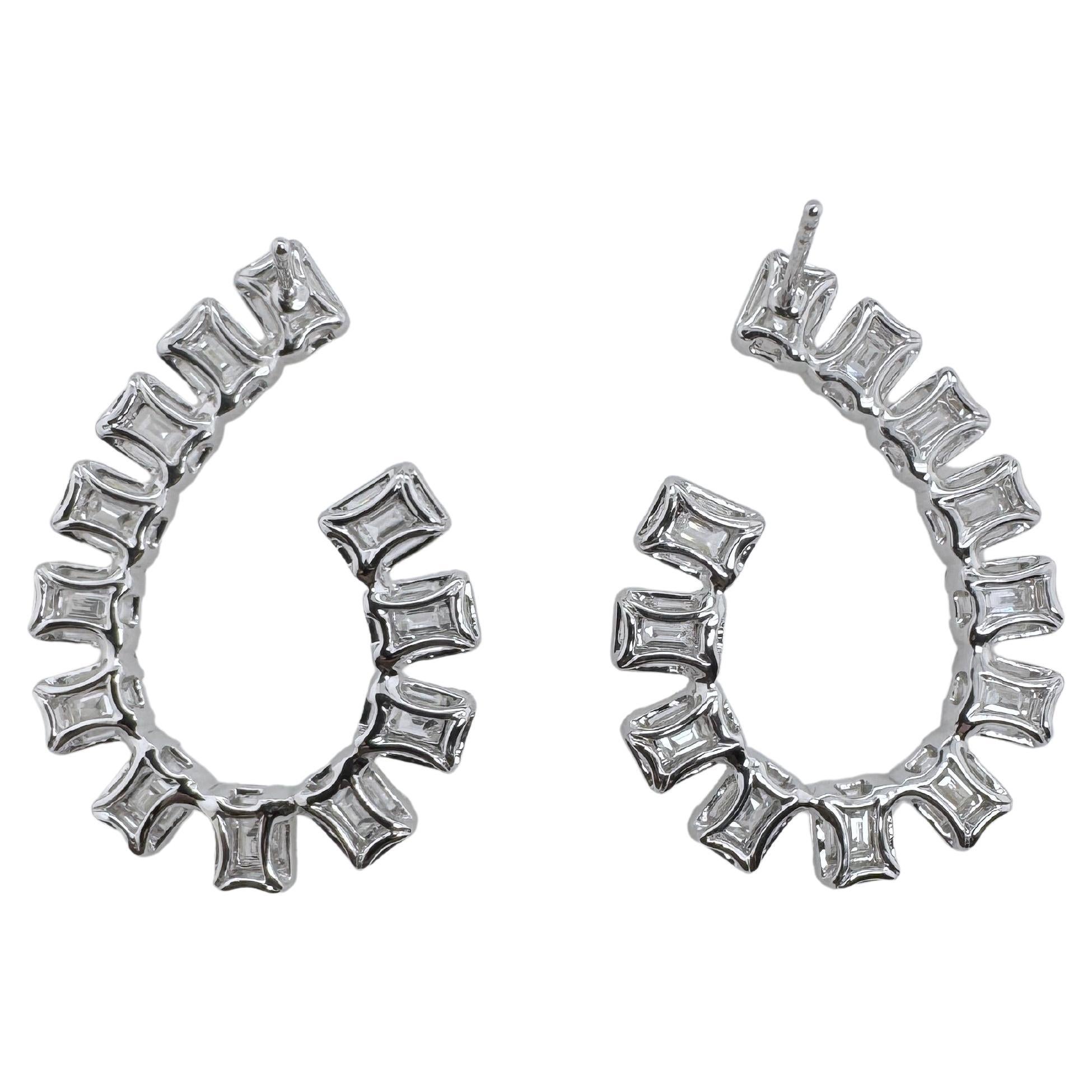 Women's or Men's 18k White Gold Curved Diamond Earrings For Sale