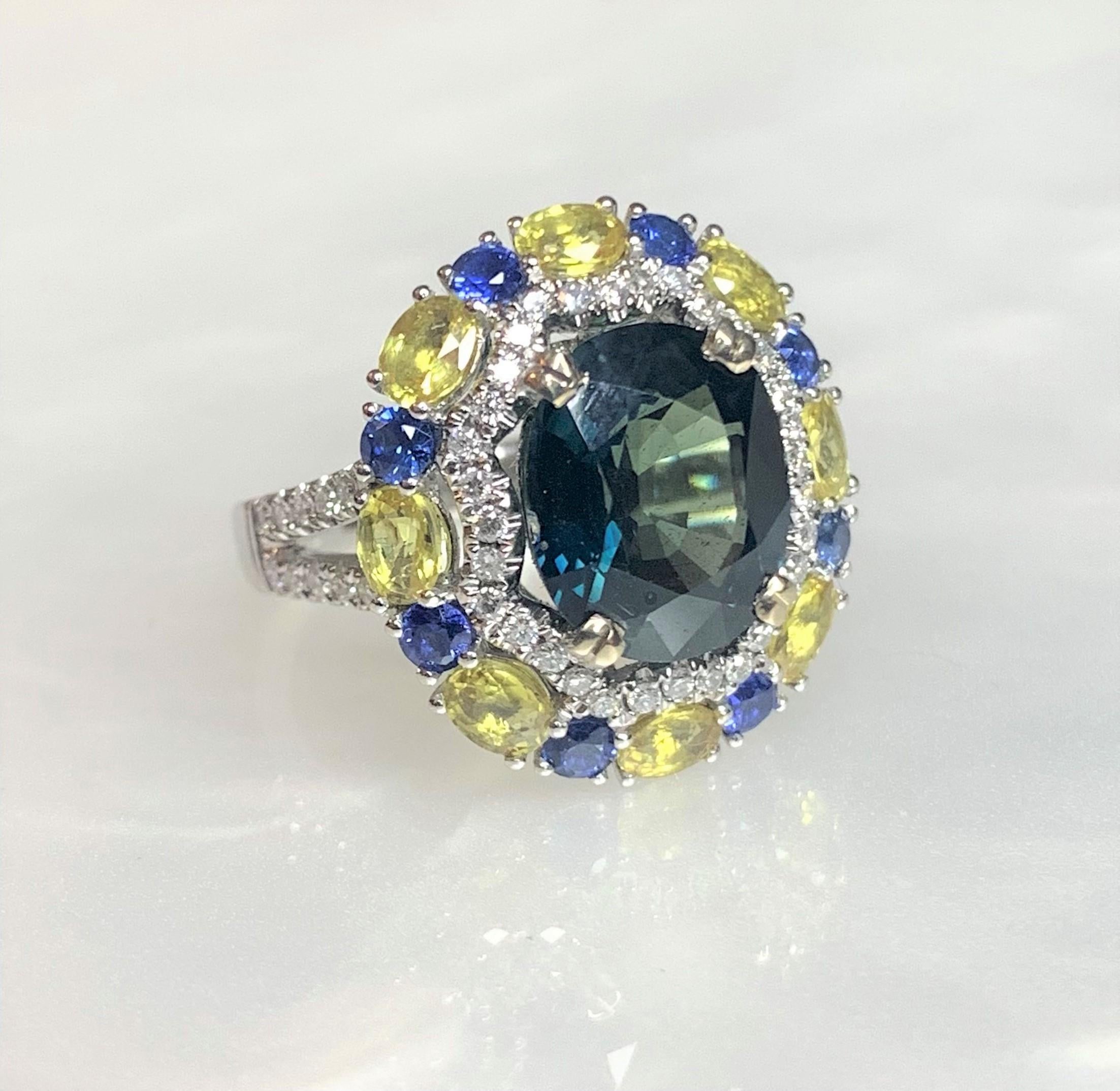 18K White Gold Cushion Cut Blue and Yellow Sapphire Diamond Ring In New Condition For Sale In Great Neck, NY