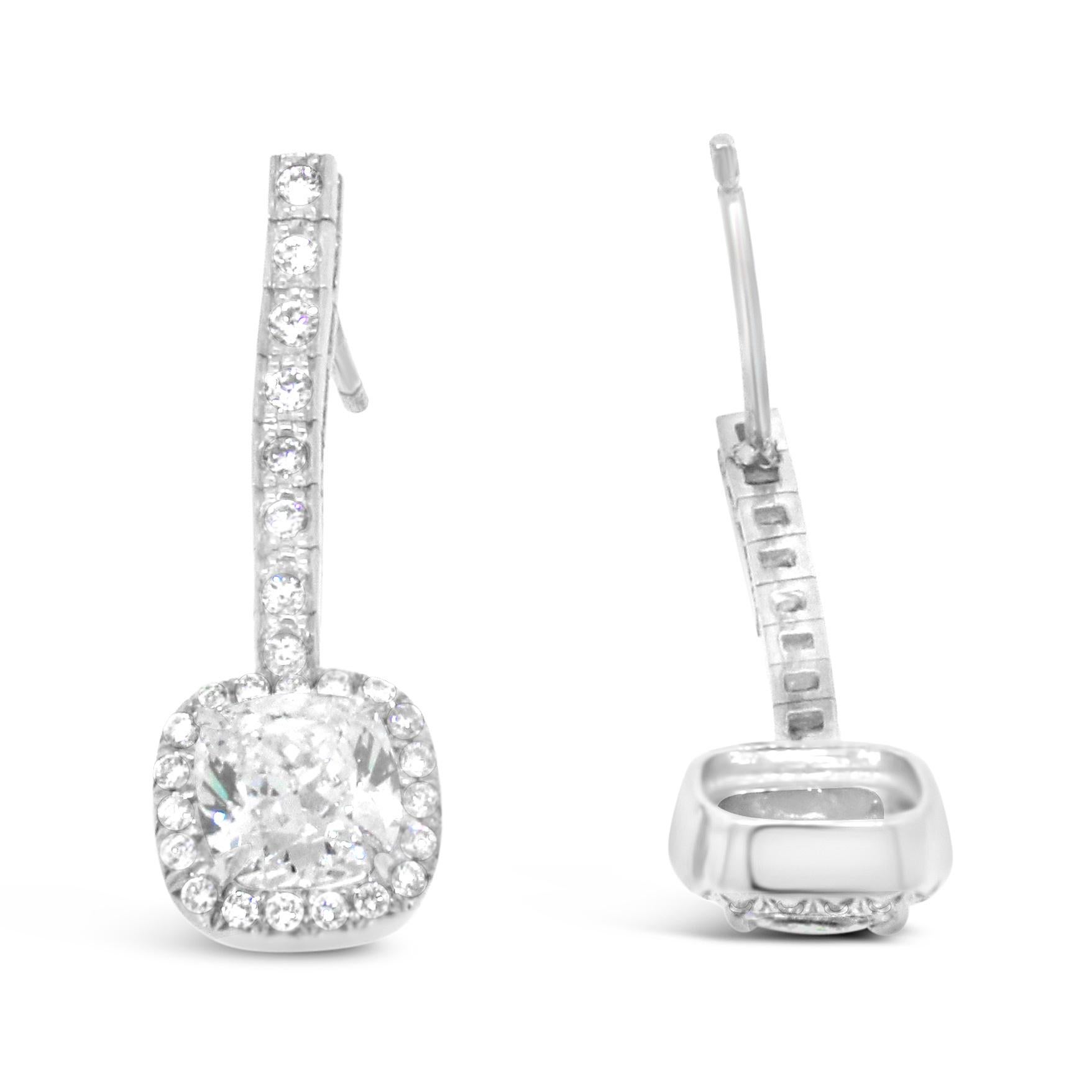 Or blanc 18k
Diamant : 1.20 ct twd (estimé)
Longueur : 1 pouce
Poids total : 4.80 grammes