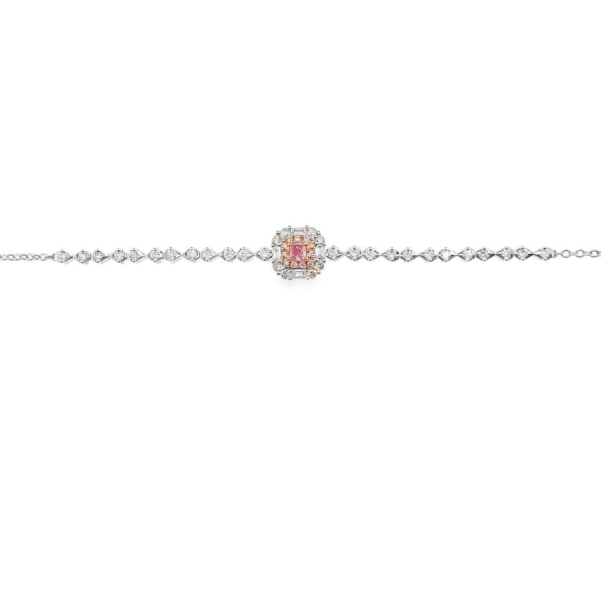 18K White Gold Cushion-Cut Fancy Pink Diamond Bracelet with Diamonds In New Condition For Sale In Kowloon, HK