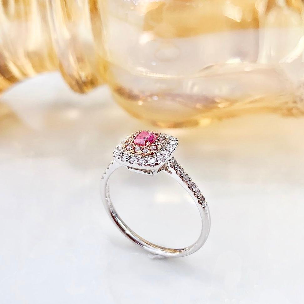 18K White Gold Cushion-Cut Fancy Pink Diamond Classic Engagement Ring For Sale 2