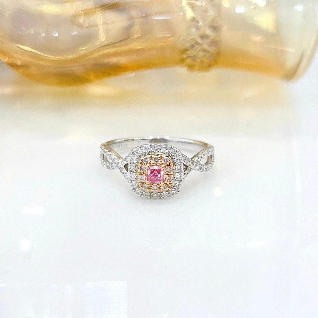 18K White Gold Cushion-Cut Pink Diamond Cross Ring with Diamonds

1 Pink Diamond - 0.10 CT
Cushion-Cut

Diamonds - 0.38 CT
Total Weight - 2.74 GM