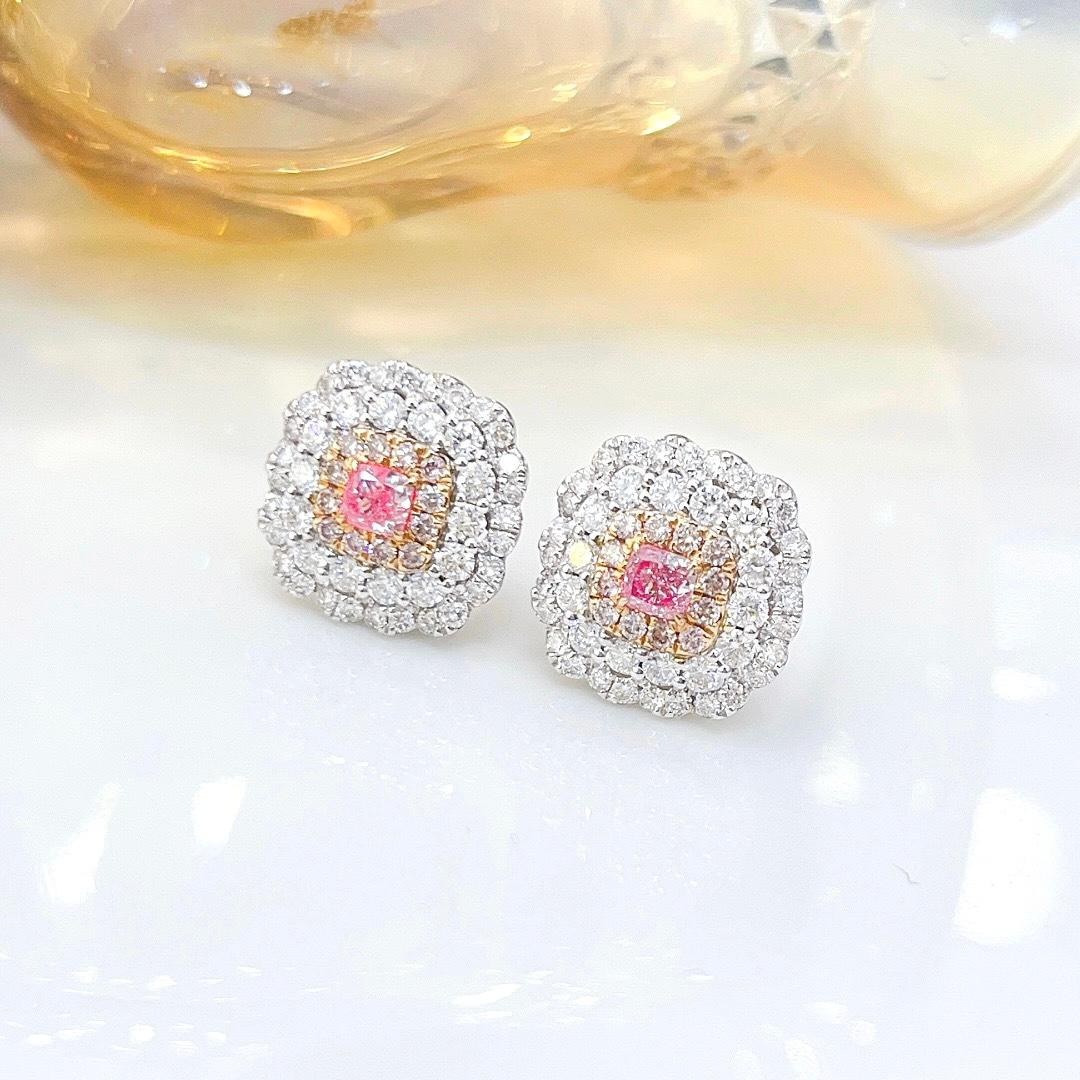 18K White Gold Cushion-Cut Pink Diamond & Diamond Stud Earrings In New Condition For Sale In Kowloon, HK
