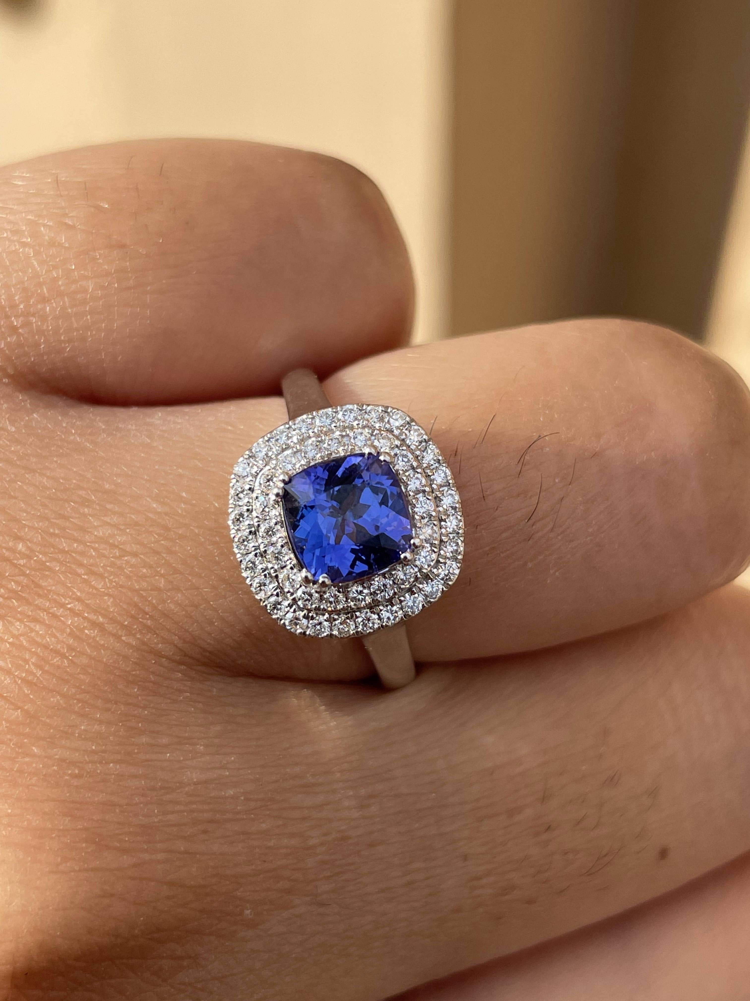 For Sale:  18k Solid White Gold Cushion Cut 1.2 Ct Tanzanite Diamond Ring for Women 10