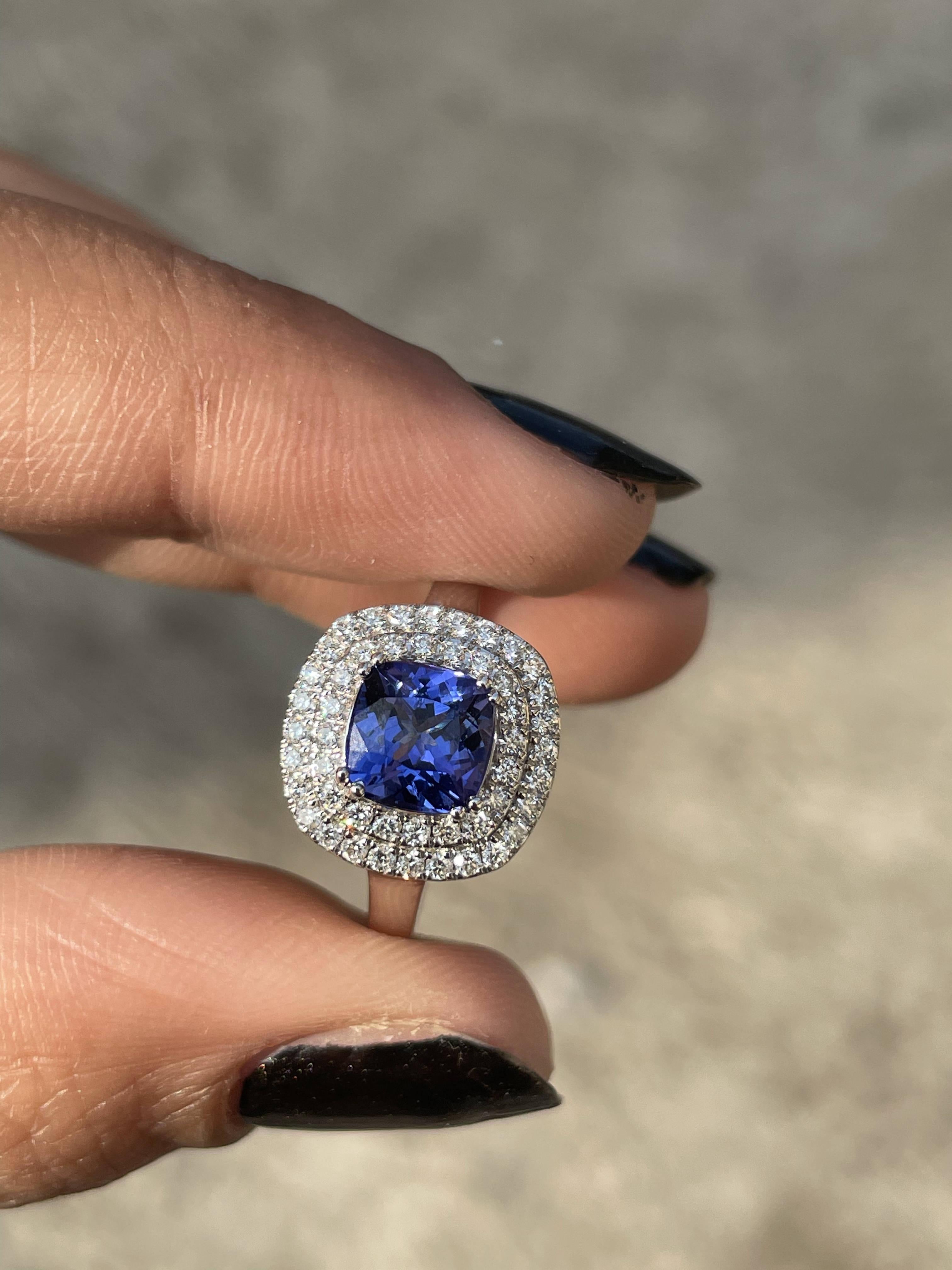 For Sale:  18k Solid White Gold Cushion Cut 1.2 Ct Tanzanite Diamond Ring for Women 11