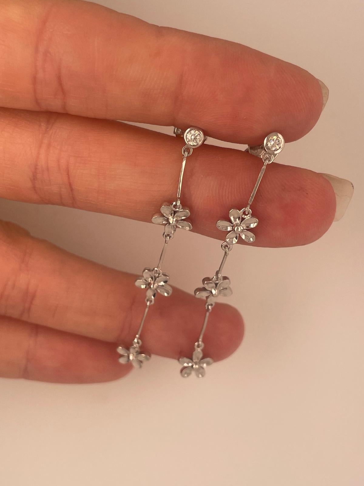 18k white gold daisy diamond drop earrings  For Sale 6