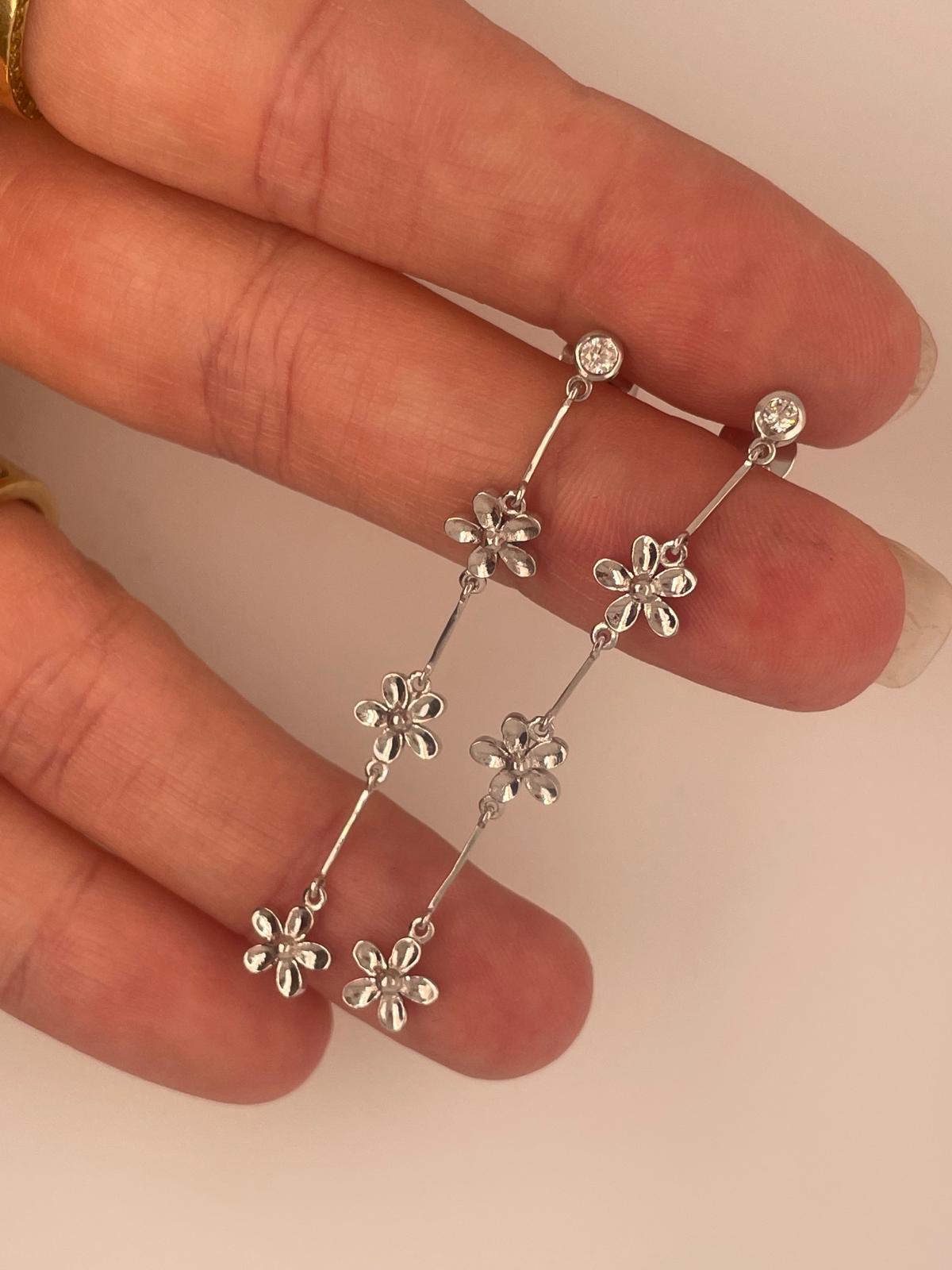 18k white gold daisy diamond drop earrings  For Sale 7