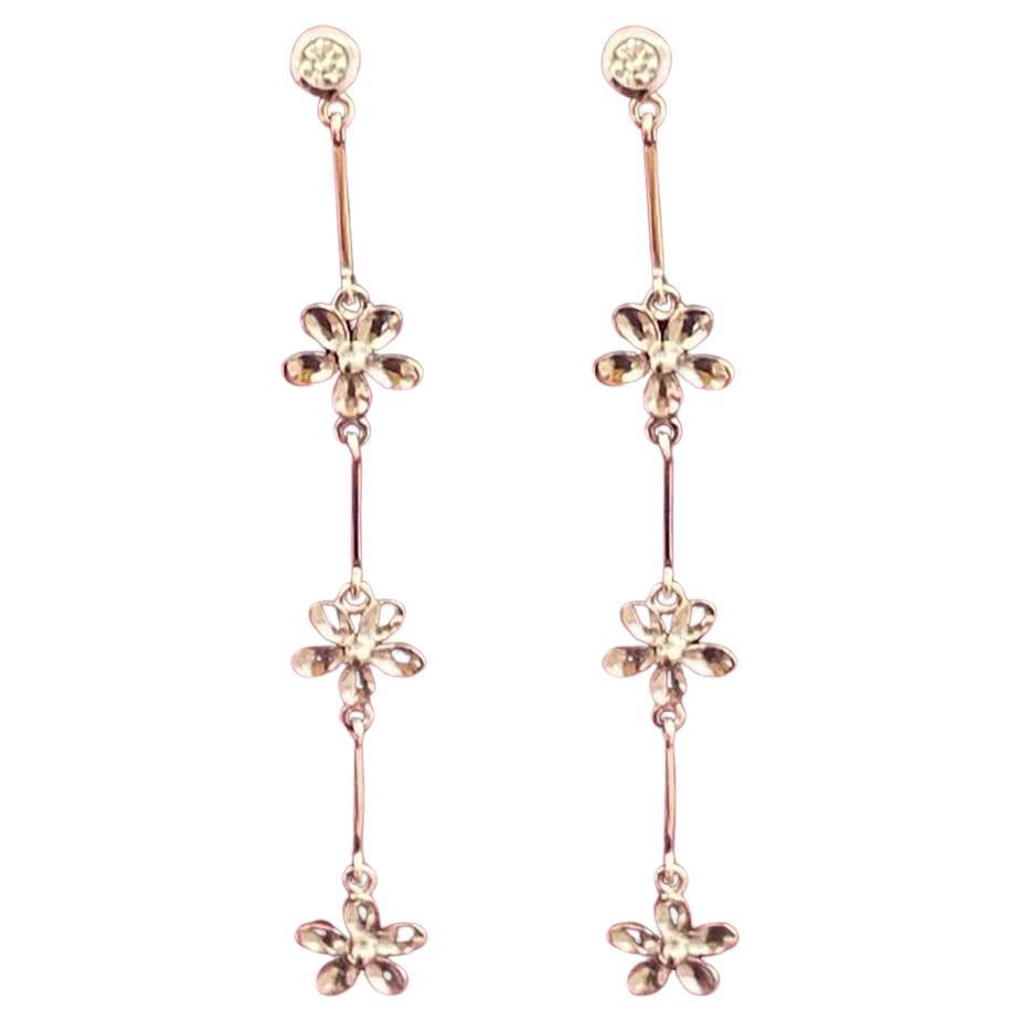 18k white gold daisy diamond drop earrings  For Sale