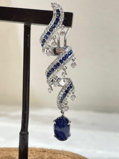 Pendants d'oreilles en or blanc 18 carats avec saphirs bleus et diamants taille ronde