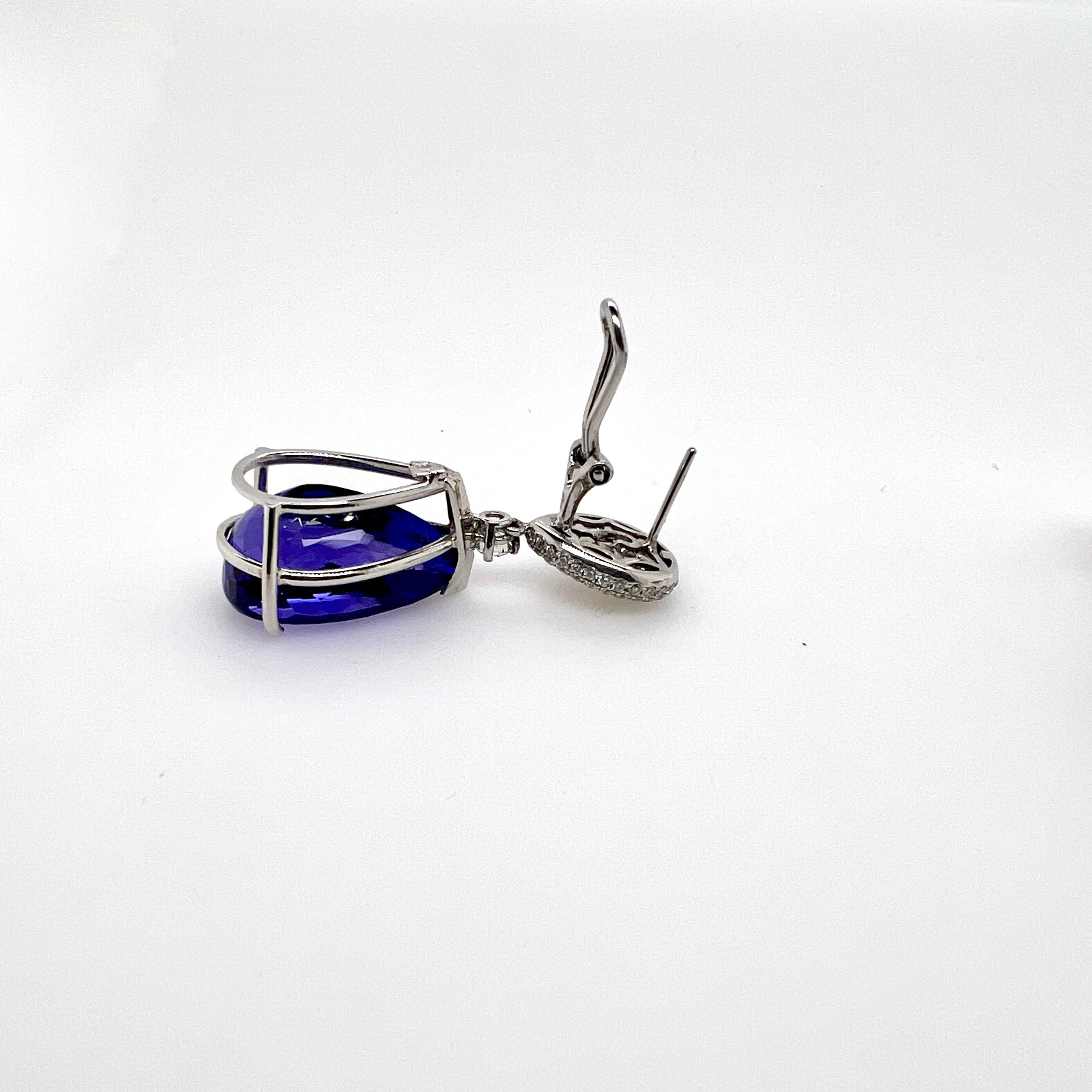 Contemporary 18k White Gold Dangling Tanzanite Pear Shape Drop Earrings with Diamonds For Sale