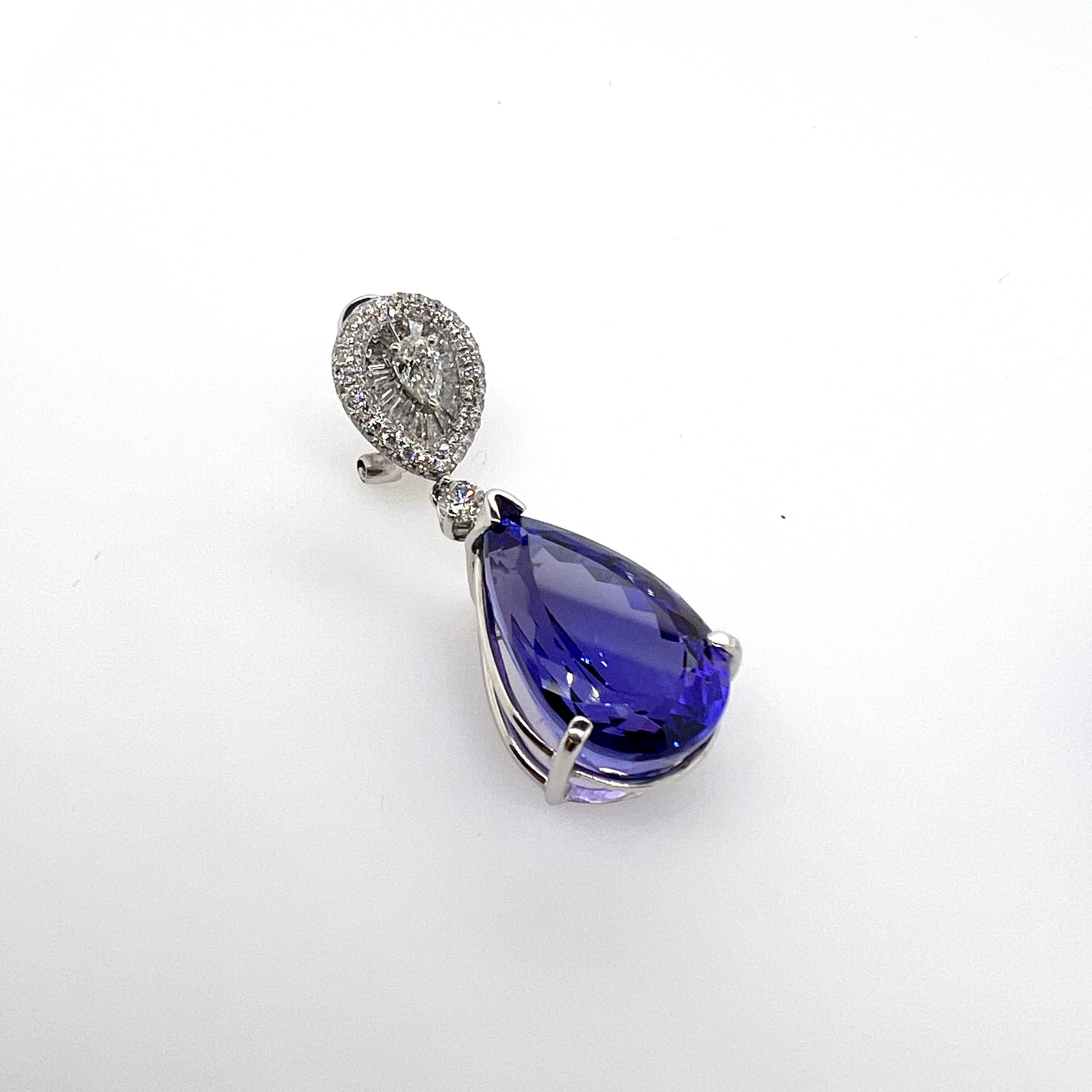 18k White Gold Dangling Tanzanite Pear Shape Drop Earrings with Diamonds In New Condition For Sale In Carrollton, TX