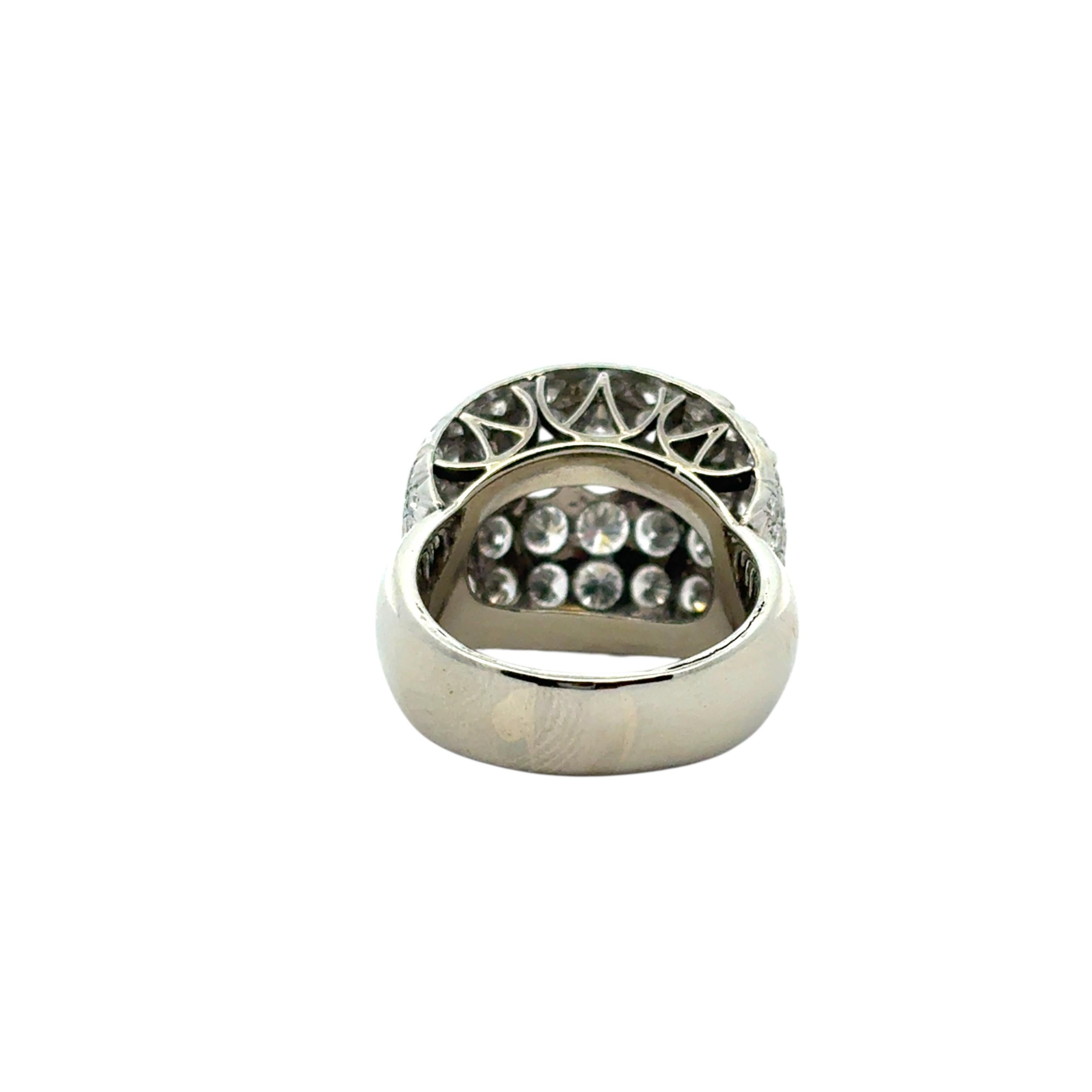 18k White Gold Danhier Square Pave Diamond Ring en vente 4