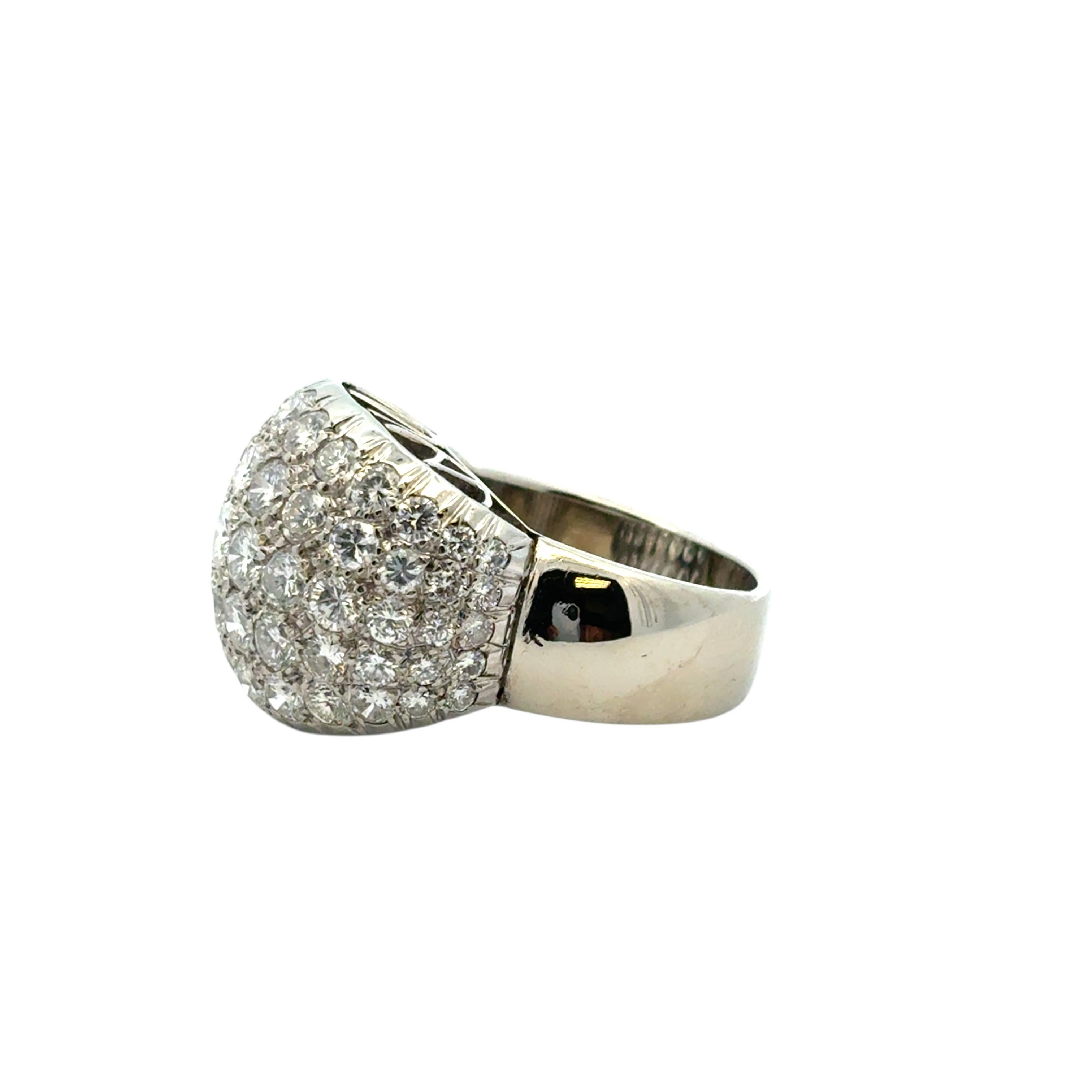 18k White Gold Danhier Square Pave Diamond Ring en vente 7