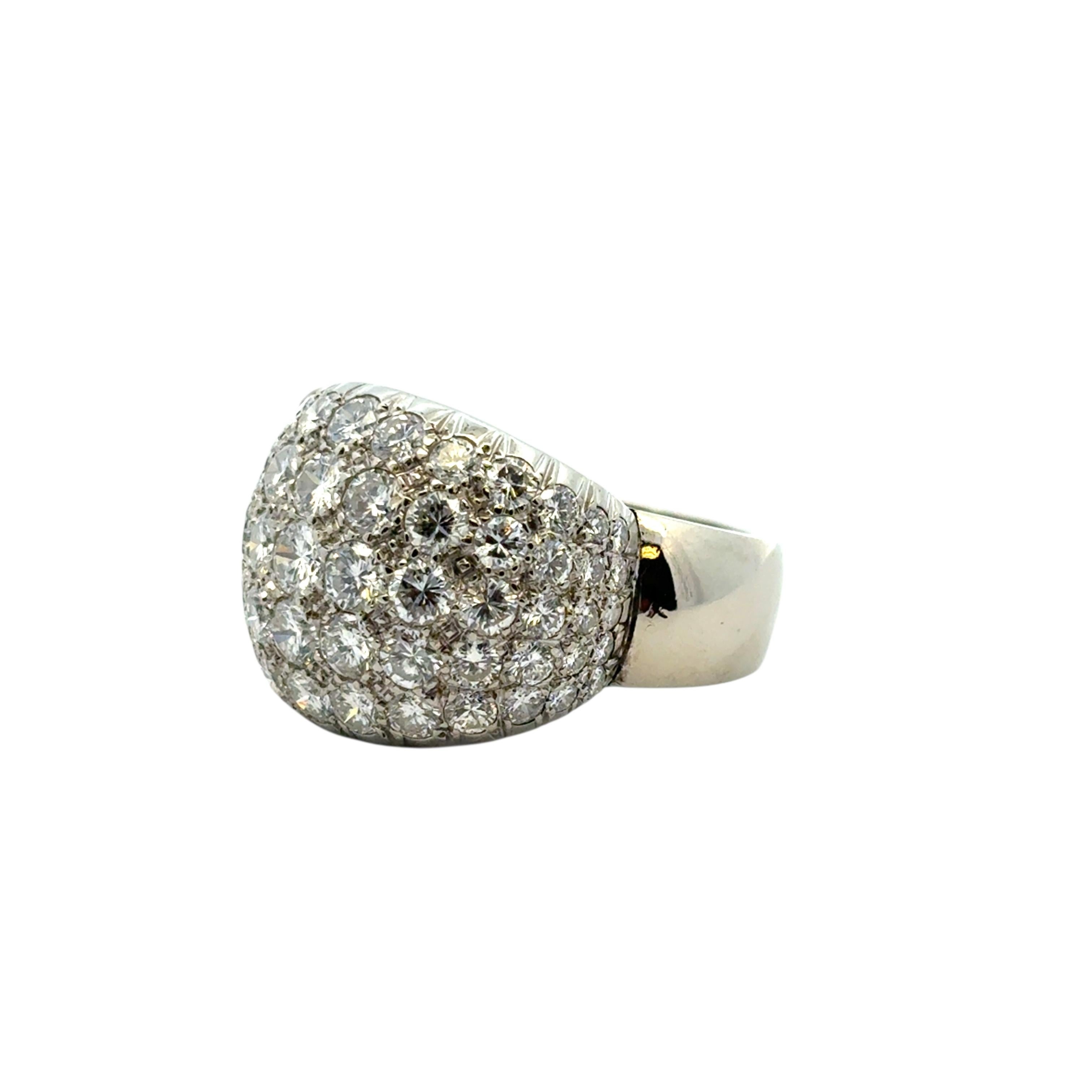 18k White Gold Danhier Square Pave Diamond Ring en vente 8
