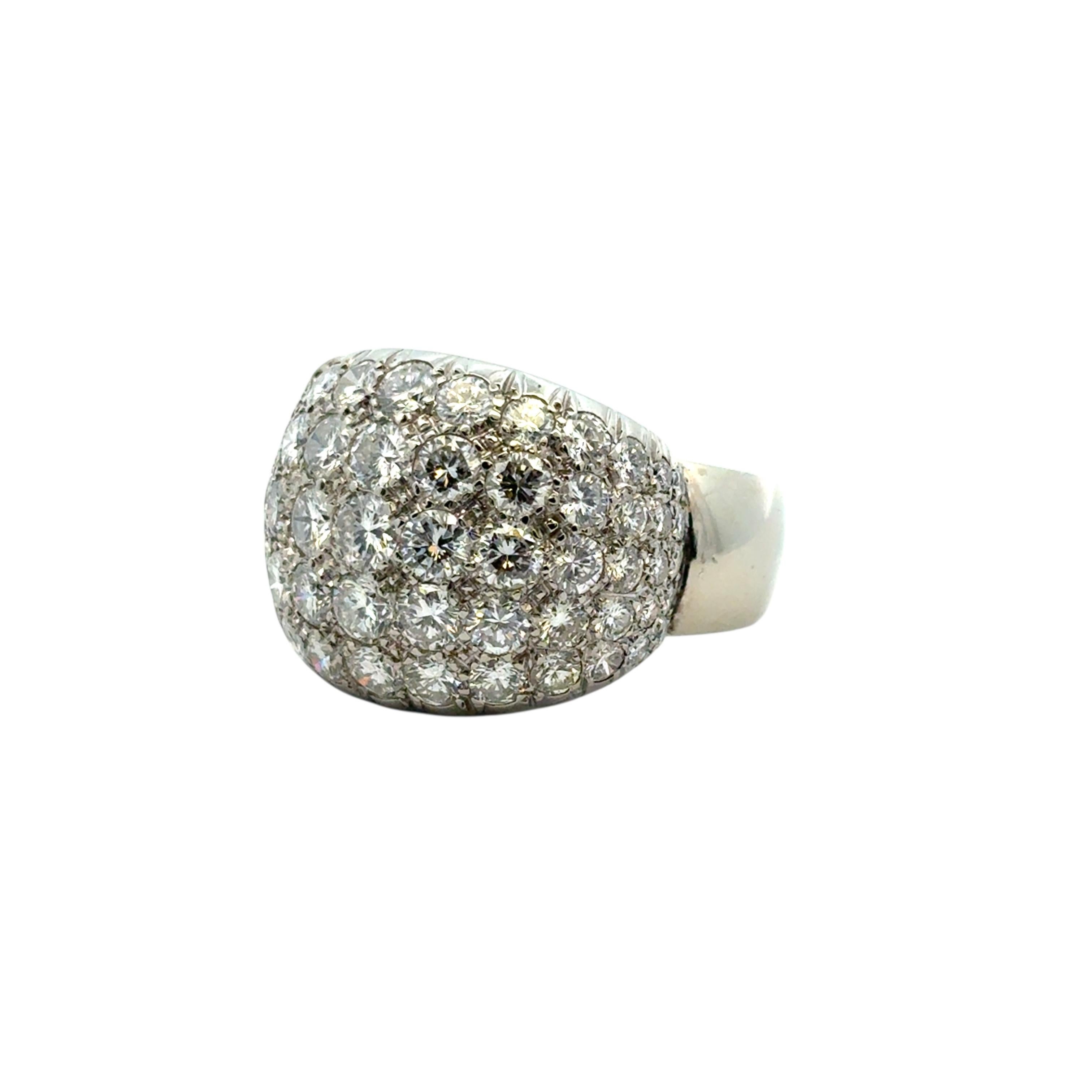 18k White Gold Danhier Square Pave Diamond Ring en vente 9
