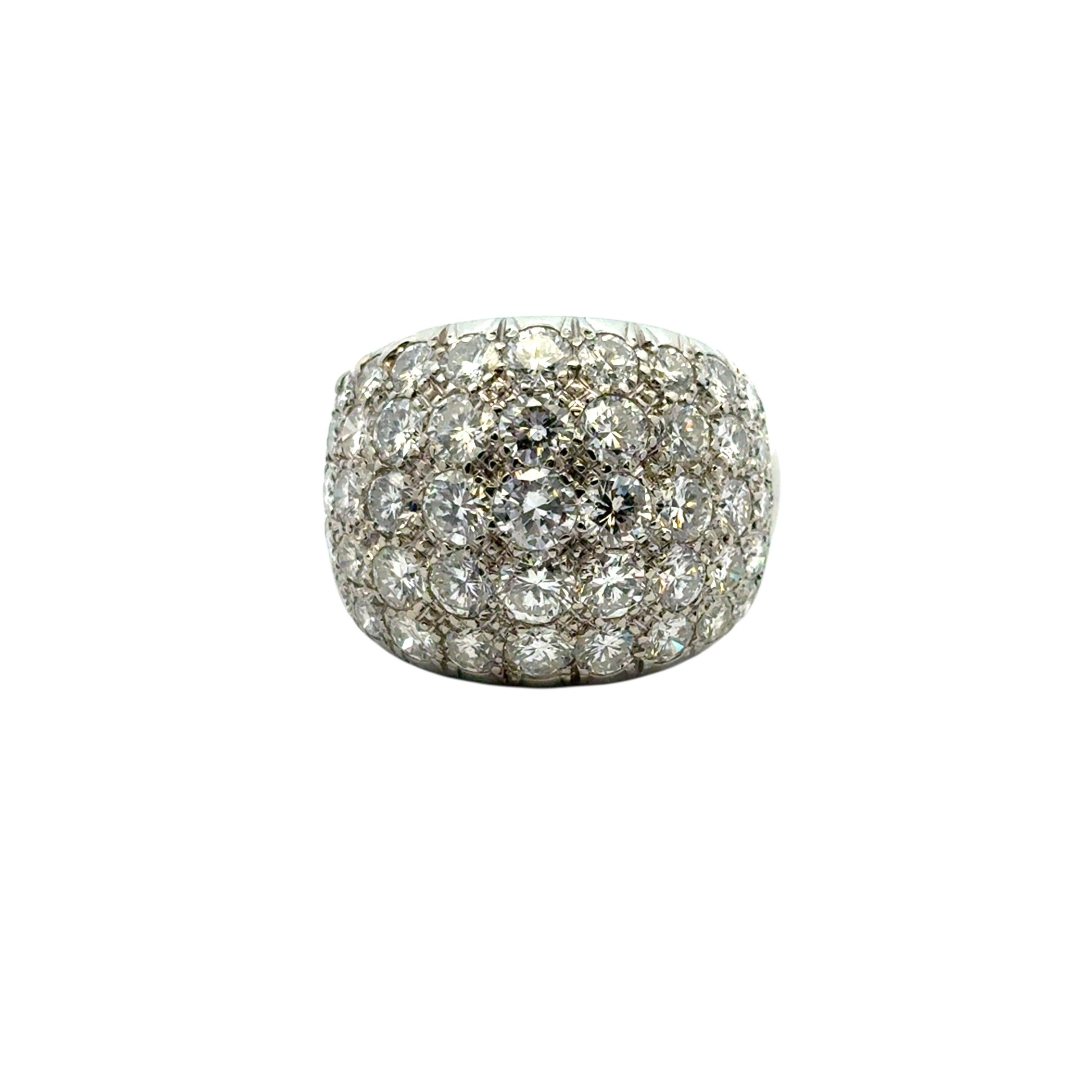 18k White Gold Danhier Square Pave Diamond Ring en vente 10