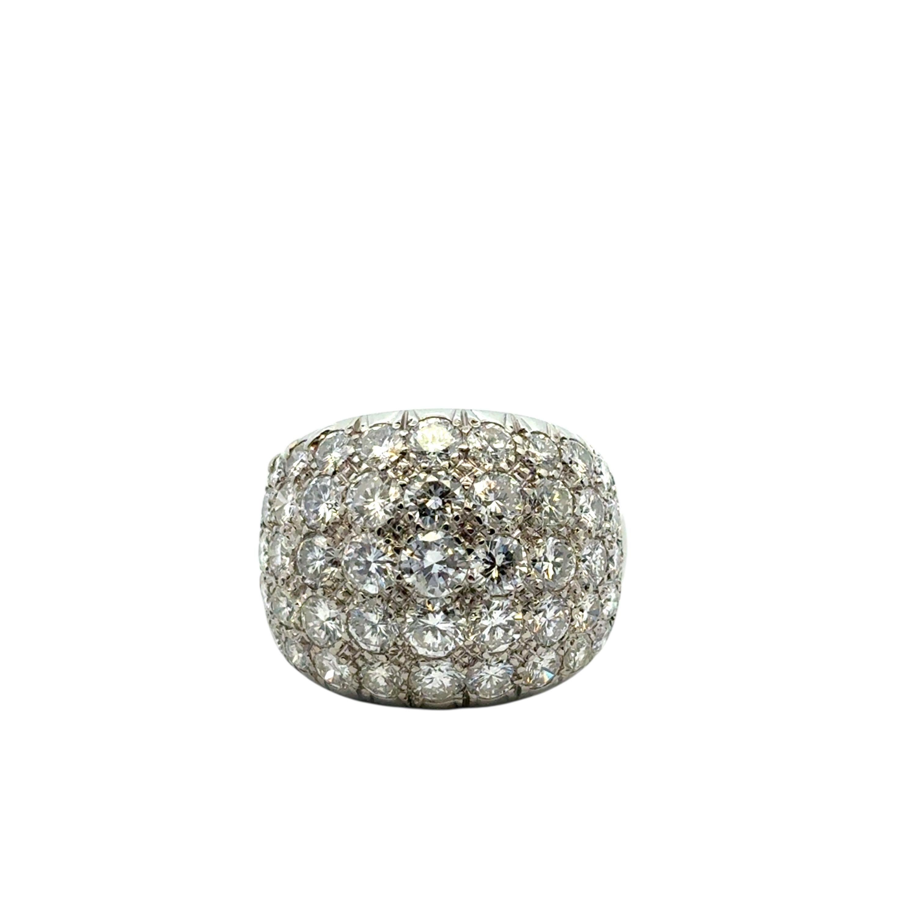 Moderne 18k White Gold Danhier Square Pave Diamond Ring en vente