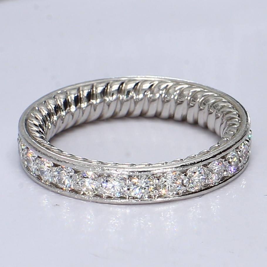 Taglio rotondo Anello David Yurman in oro bianco 18k con diamanti incastonati a canale in vendita