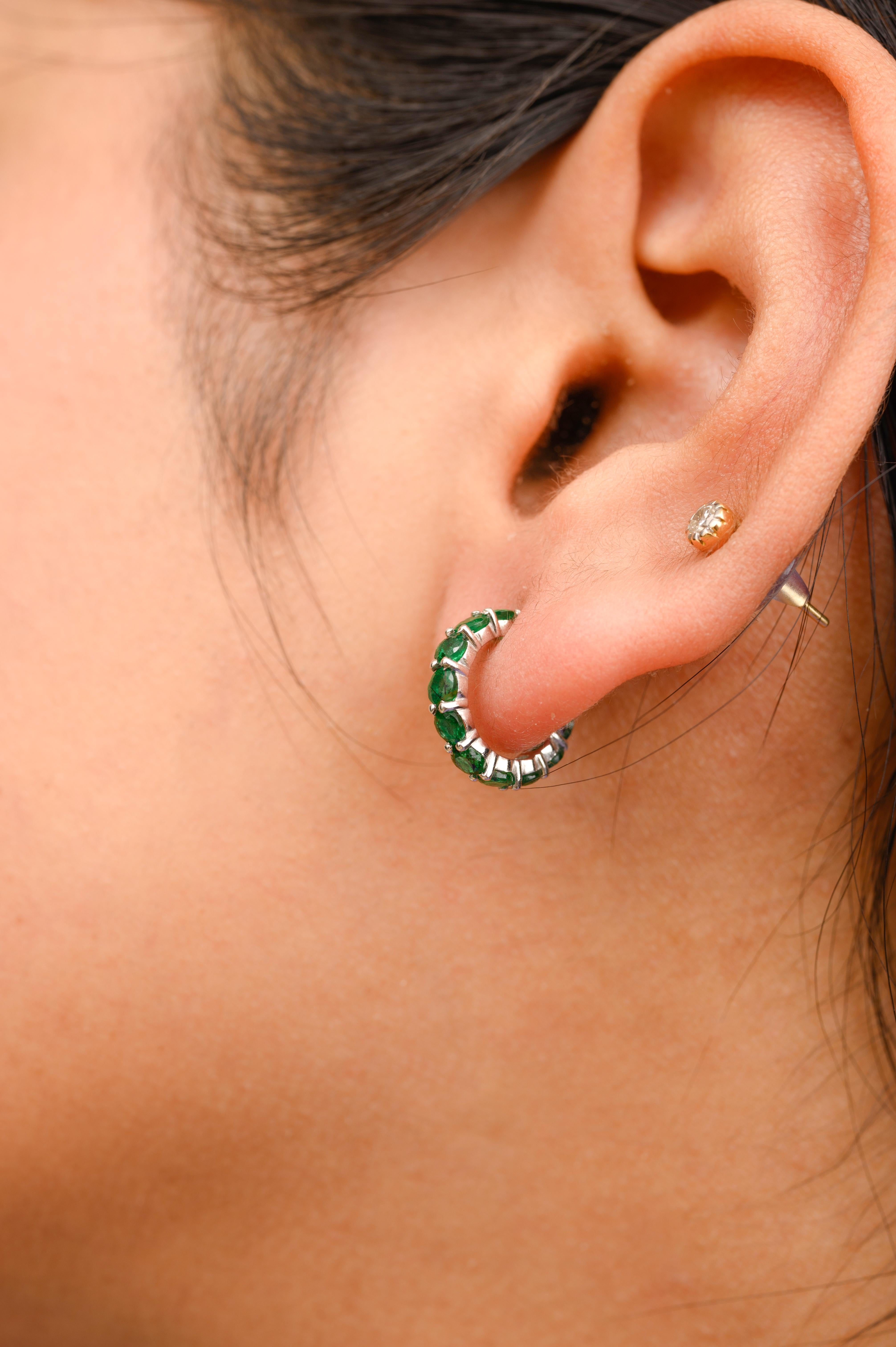 Round Cut 18k White Gold Deep Green Emerald Birthstone Tiny Hoop Earrings for Her  For Sale