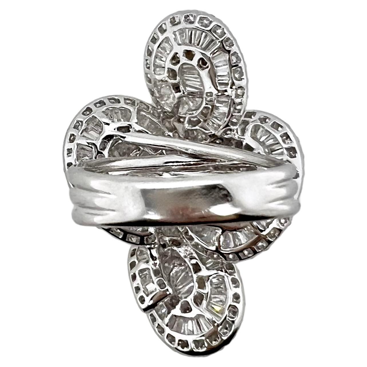 Contemporary 18k White Gold Designer Oval Flower Diamond Ring For Sale