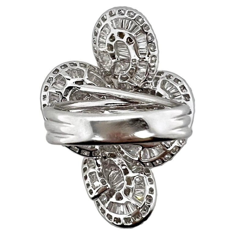 18k White Gold Designer Oval Flower Diamond Ring For Sale at 1stDibs