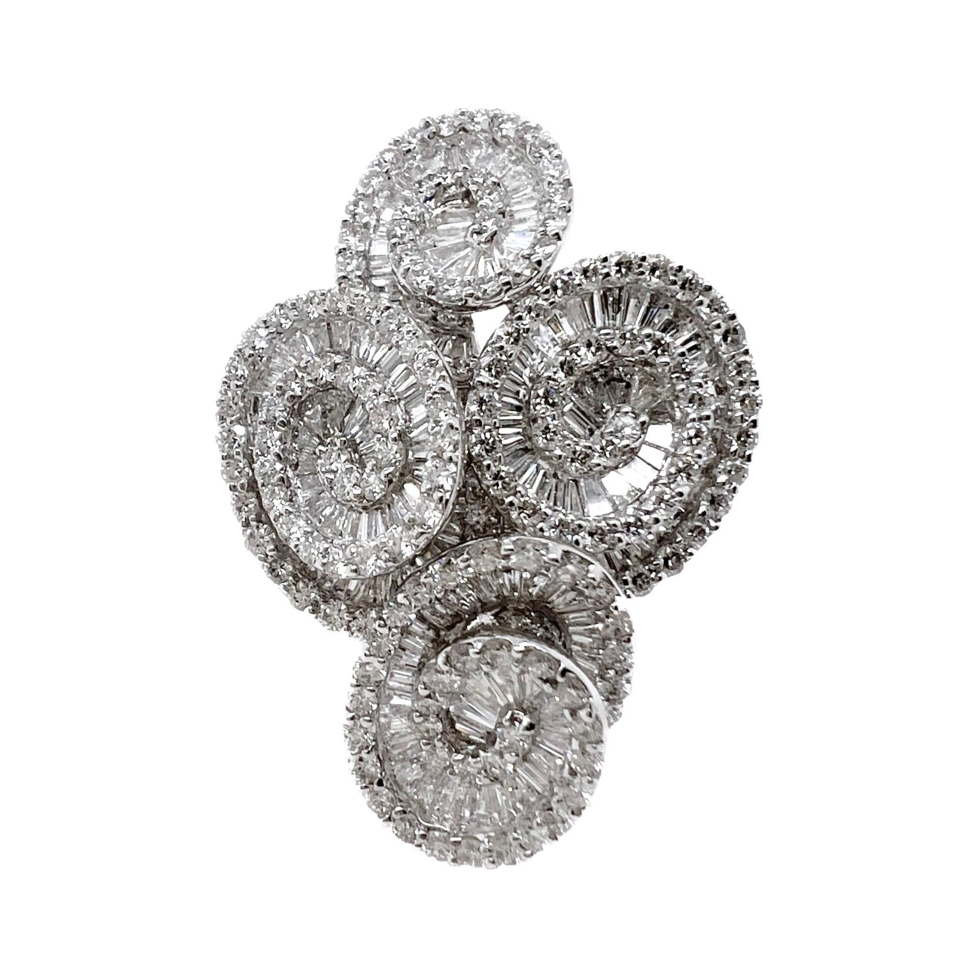 18k White Gold Designer Oval Flower Diamond Ring For Sale
