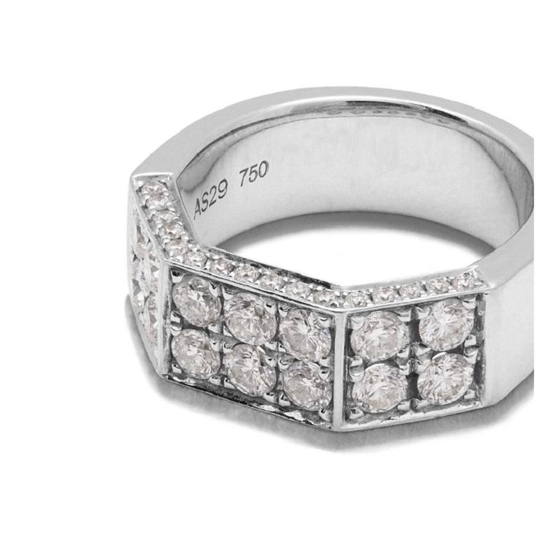 AS29
18kt white gold Deux double half-octagon diamond pinky / knuckle ring

Our pinky ring is the perfect piece of jewellery to make all the difference. Worn alone or with other rings, this 18kt white gold Deux double half-octagon diamond pinky /