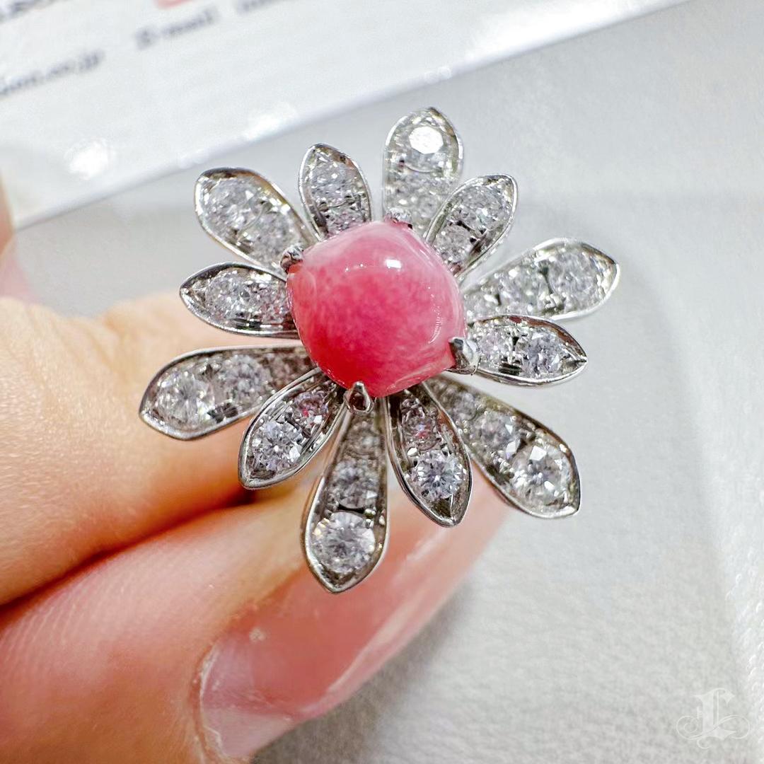 Uncut 【Conchéa】Aurora Bloom Conch Pearl Petal Ring — 1.05ct For Sale
