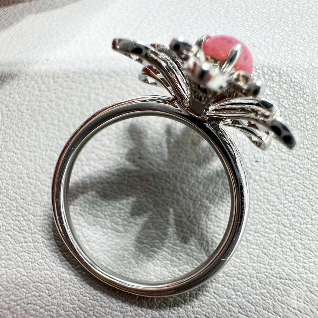 Women's 【Conchéa】Aurora Bloom Conch Pearl Petal Ring — 1.05ct For Sale