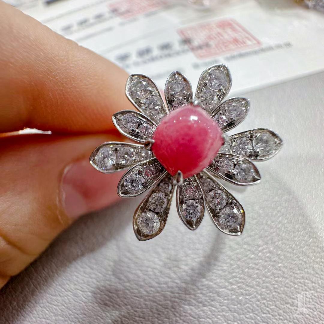 【Conchéa】Aurora Bloom Conch Pearl Petal Ring — 1.05ct For Sale 4