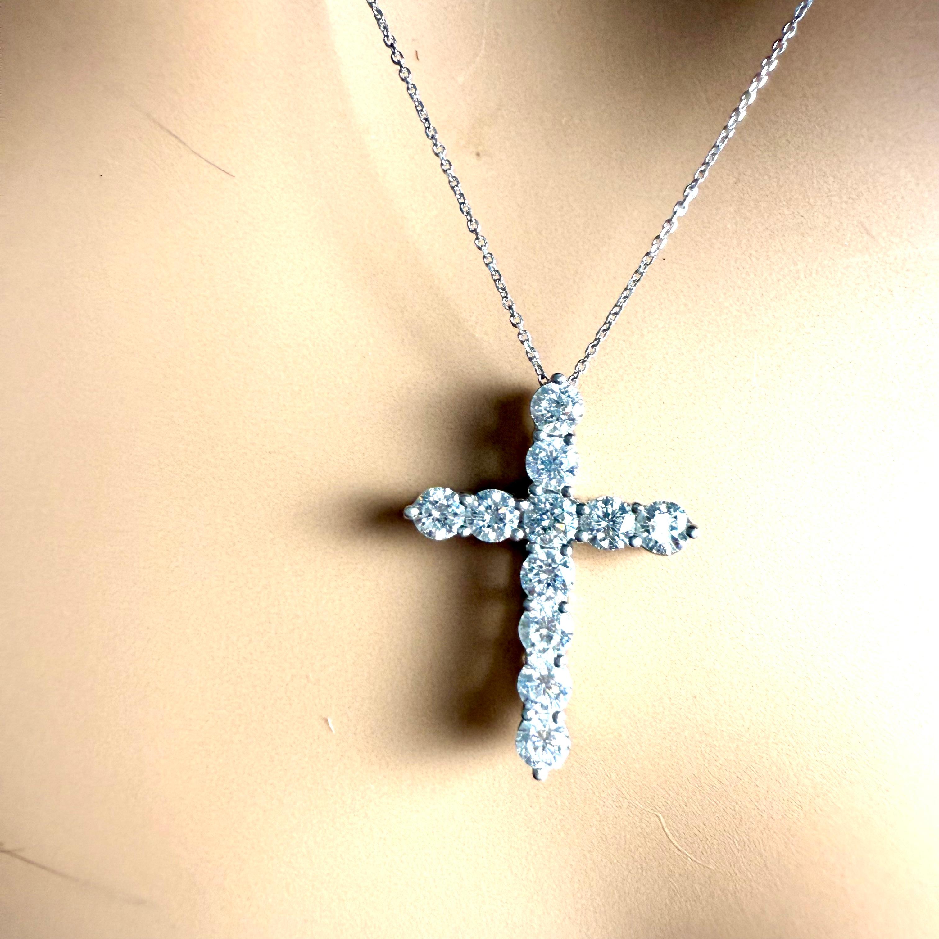 18k Weißgold Diamant 1,32 Karat Kreuz Halskette Anhänger 18 Zoll Kette im Angebot 4