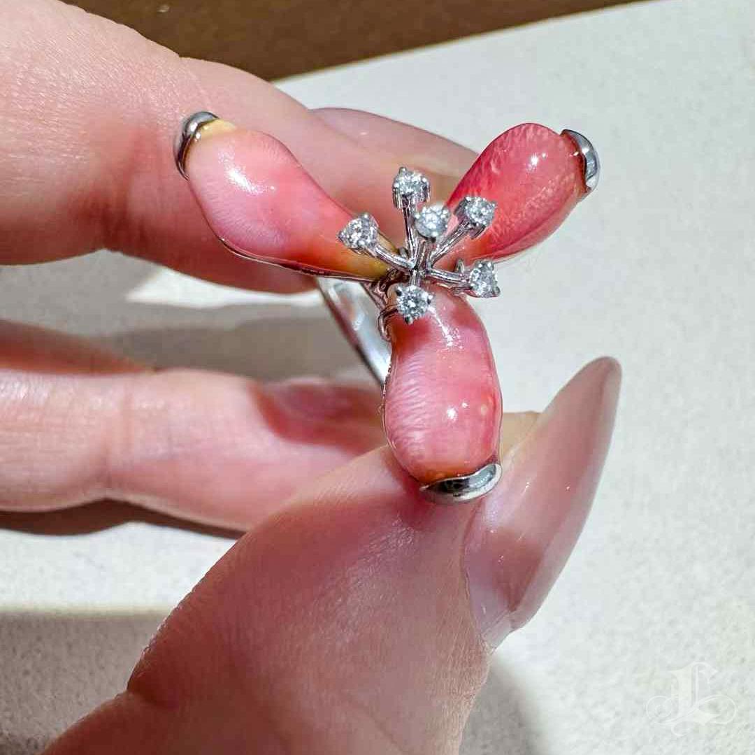 【Conchéa】Dancing Petals Conch Pearl Ring — 6.7ct 3