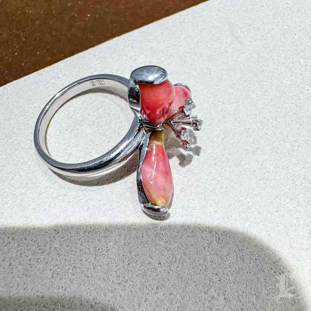 【Conchéa】Dancing Petals Conch Pearl Ring — 6.7ct 4