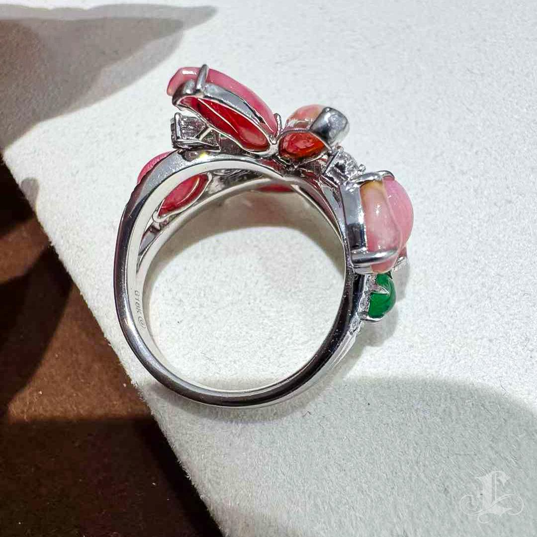 【Conchéa】Flamingo Bloom Conch & Jadeite Cocktail Ring — 4.25ct For Sale 5